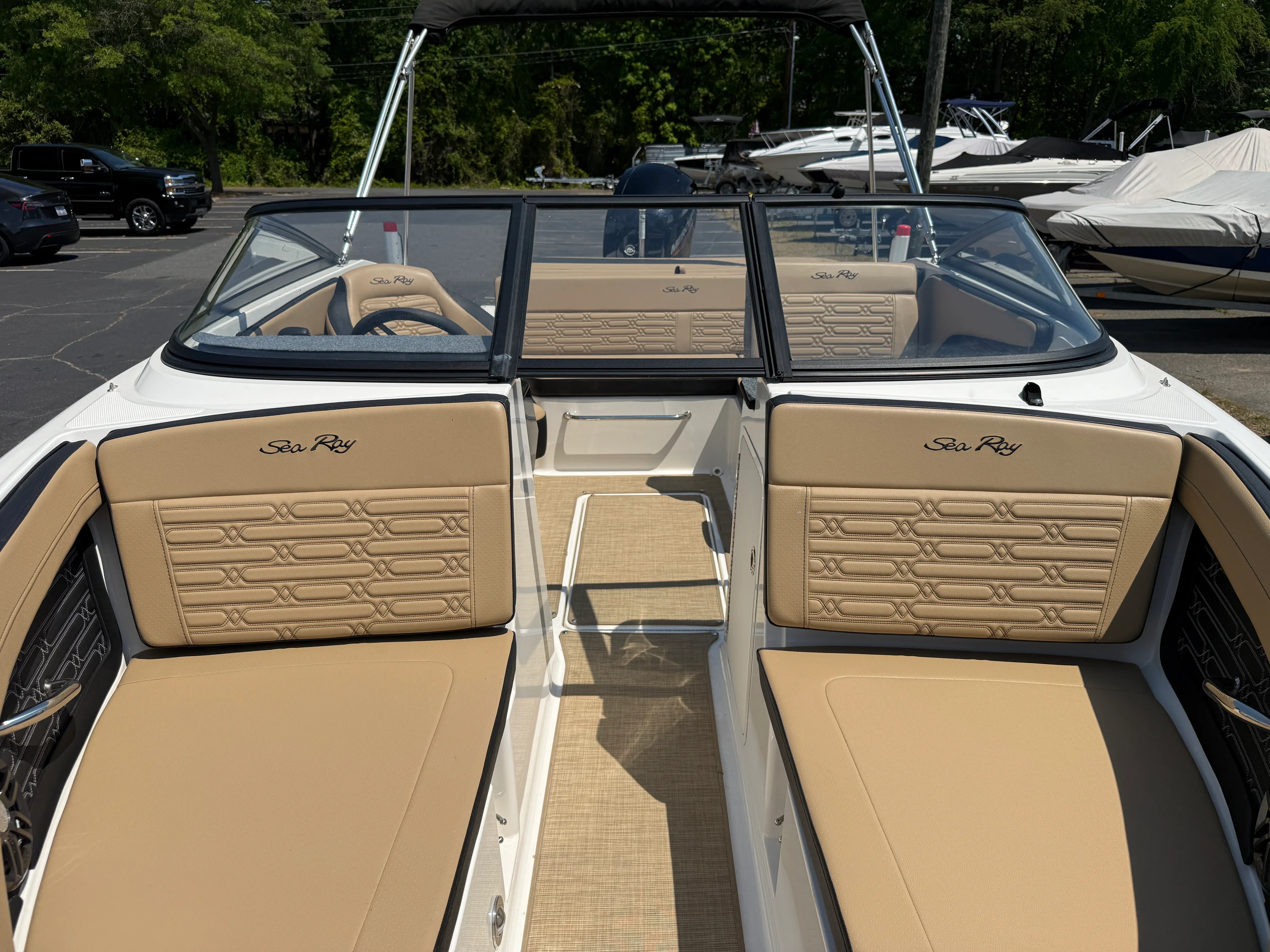 2025 Sea Ray 190 SPX OB Image Thumbnail #12