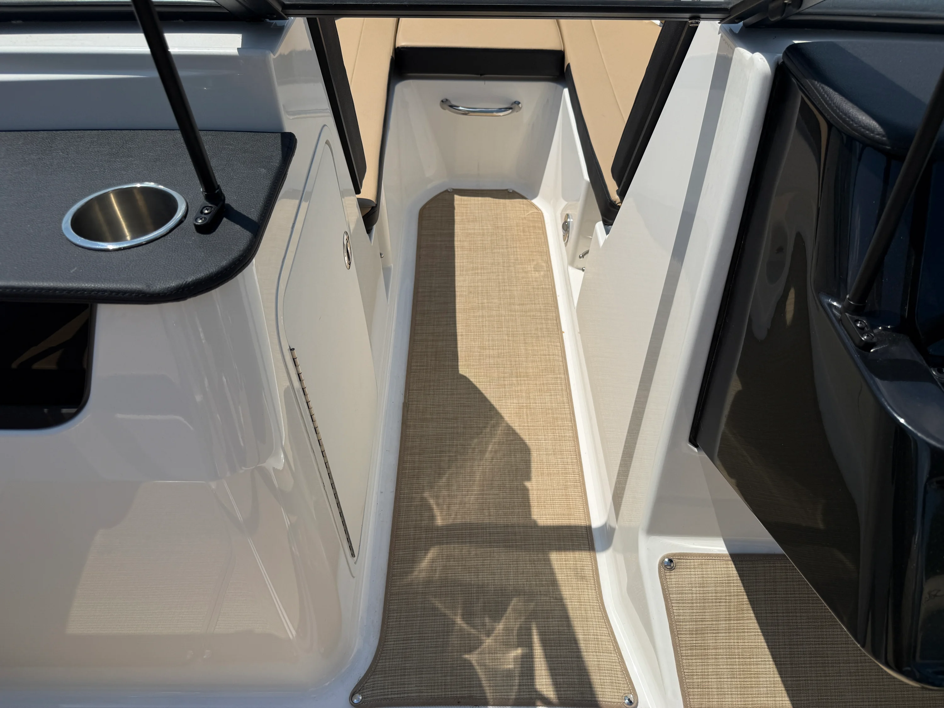 2025 Sea Ray 190 SPX OB Image Thumbnail #22