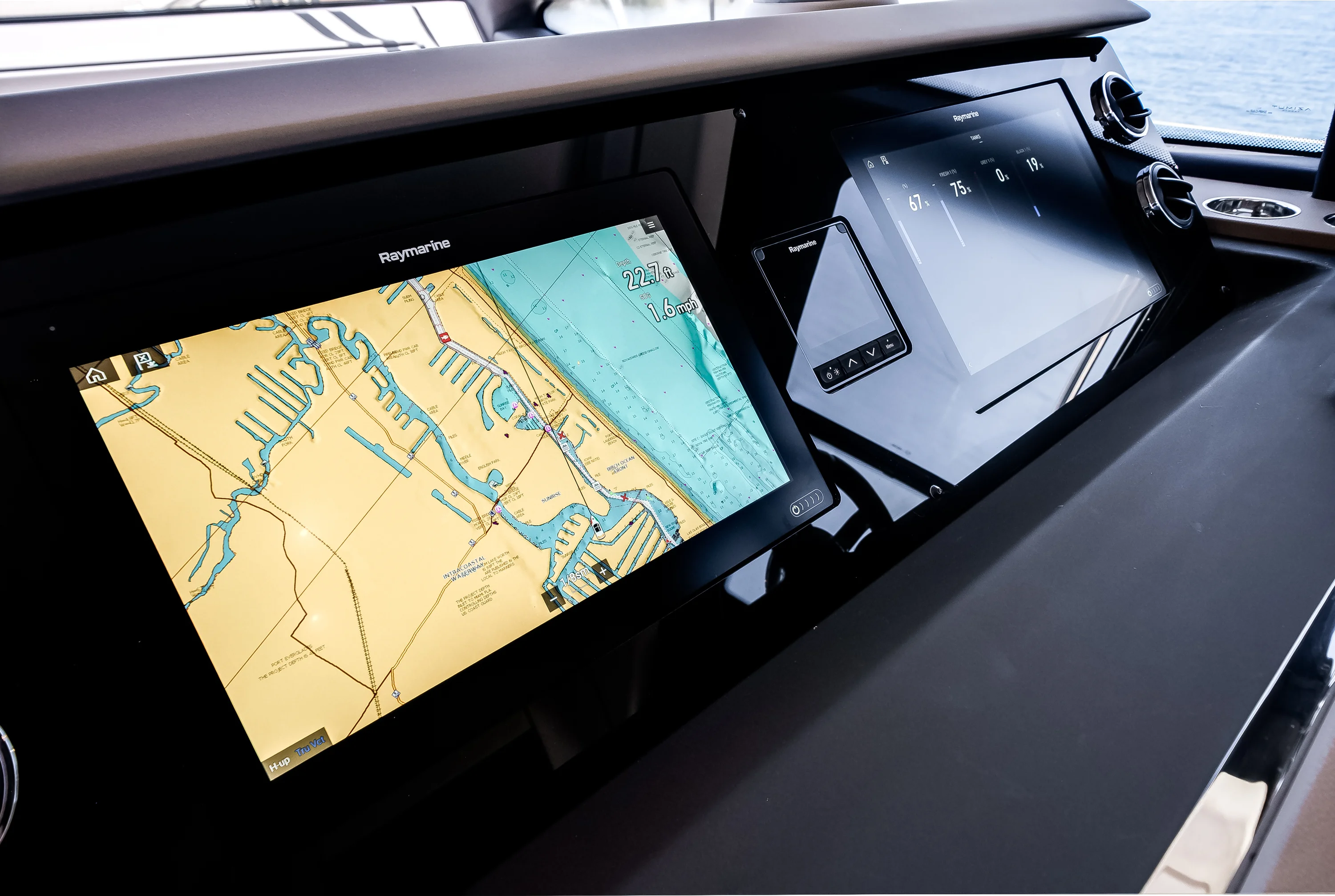 2021 Azimut 50 FLY Image Thumbnail #45