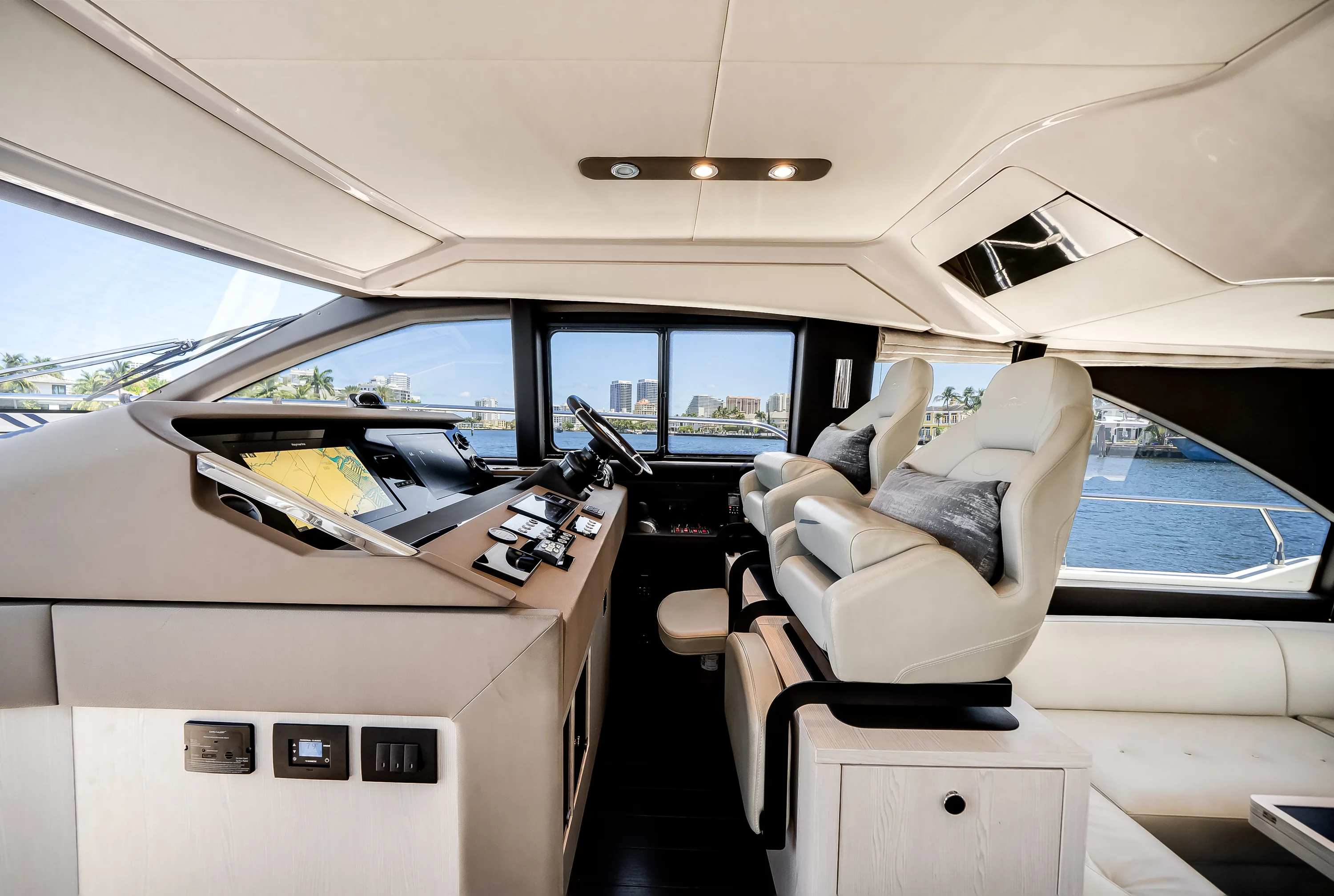 2021 Azimut 50 FLY Image Thumbnail #40