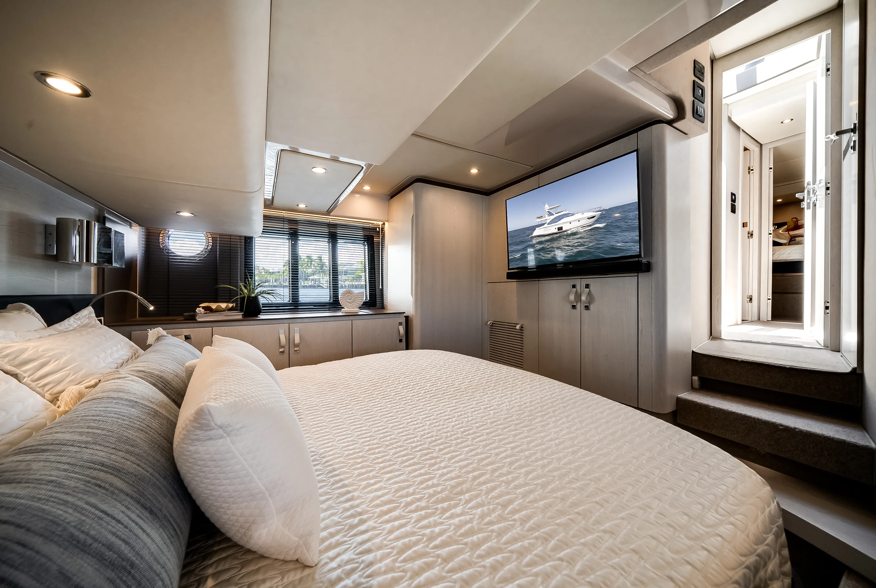 2021 Azimut 50 FLY Image Thumbnail #50