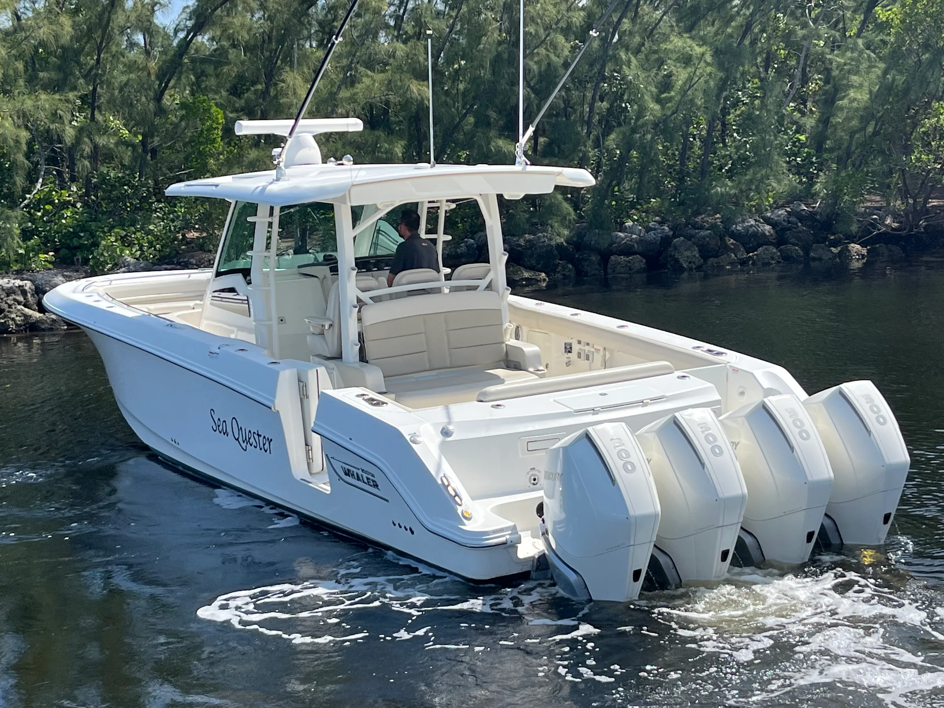 2021 Boston Whaler 380 OUTRAGE Image Thumbnail #2