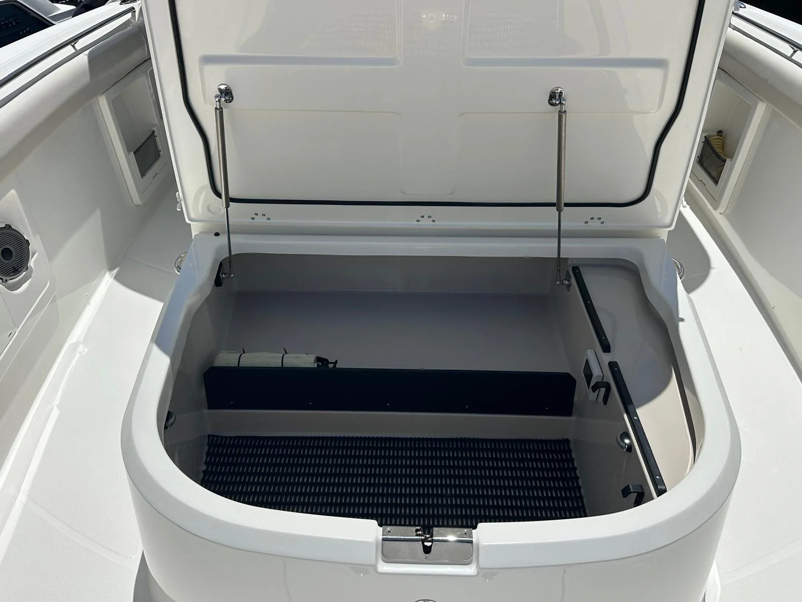 2021 Boston Whaler 380 OUTRAGE Image Thumbnail #18