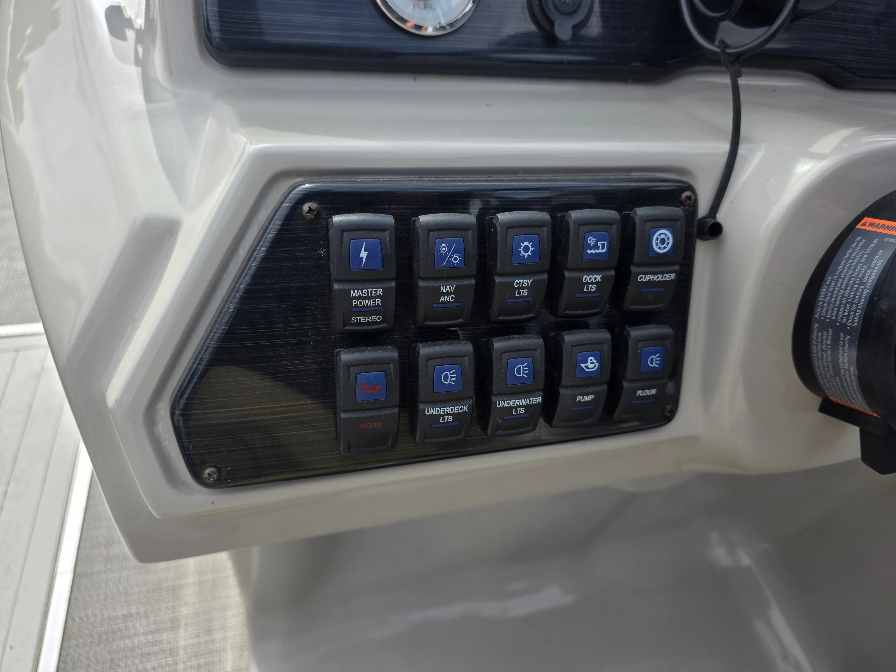 2018 Starcraft SLS3 TRITOON Image Thumbnail #10
