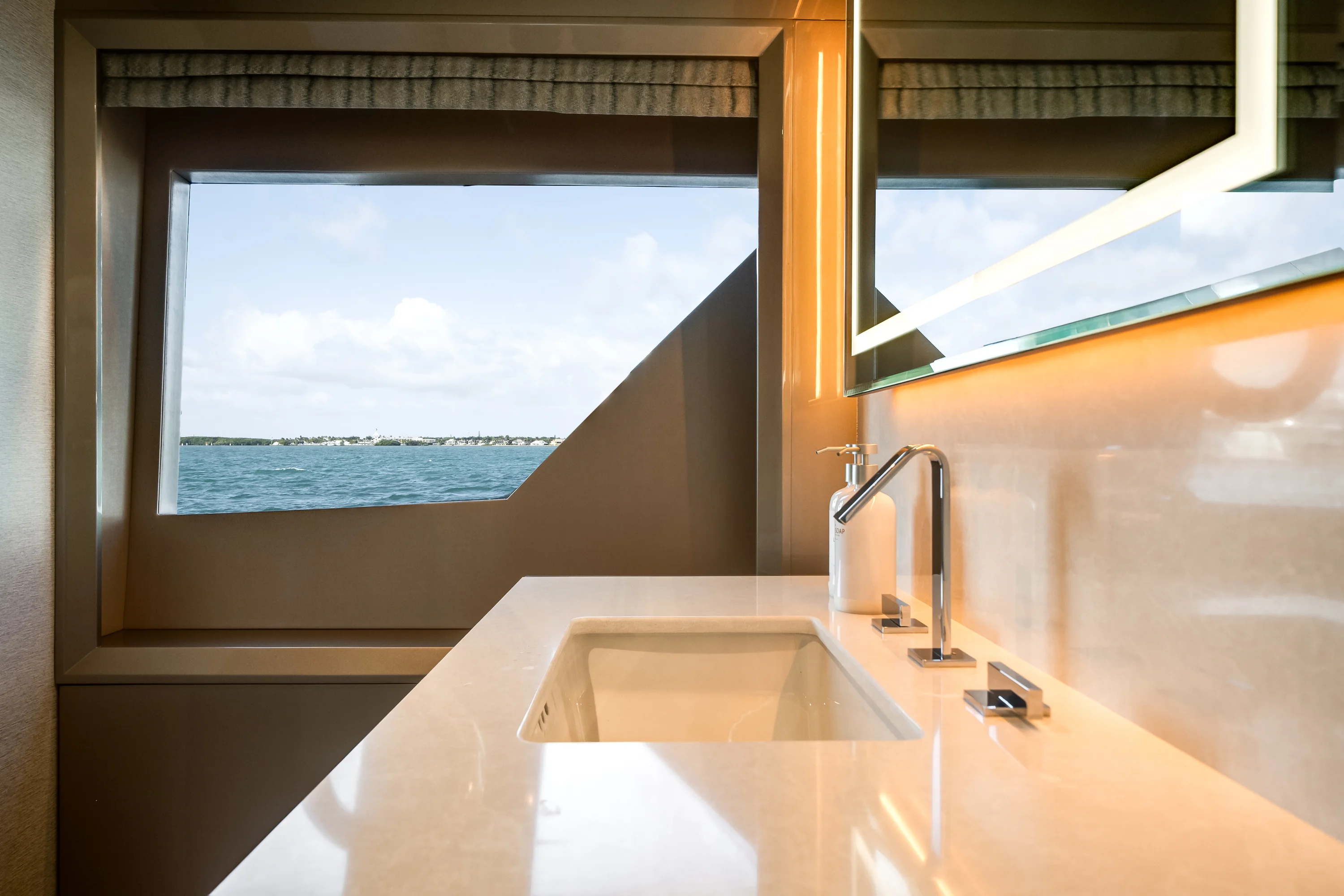 2023 Ocean Alexander 27R Image Thumbnail #50