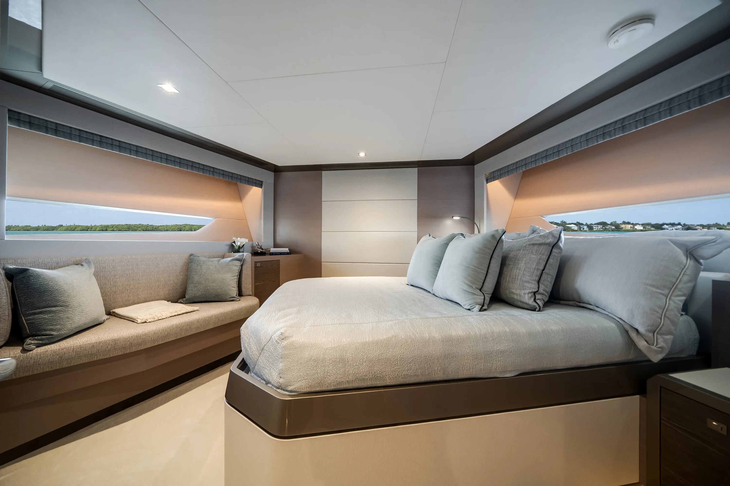 2023 Ocean Alexander 27R Image Thumbnail #24