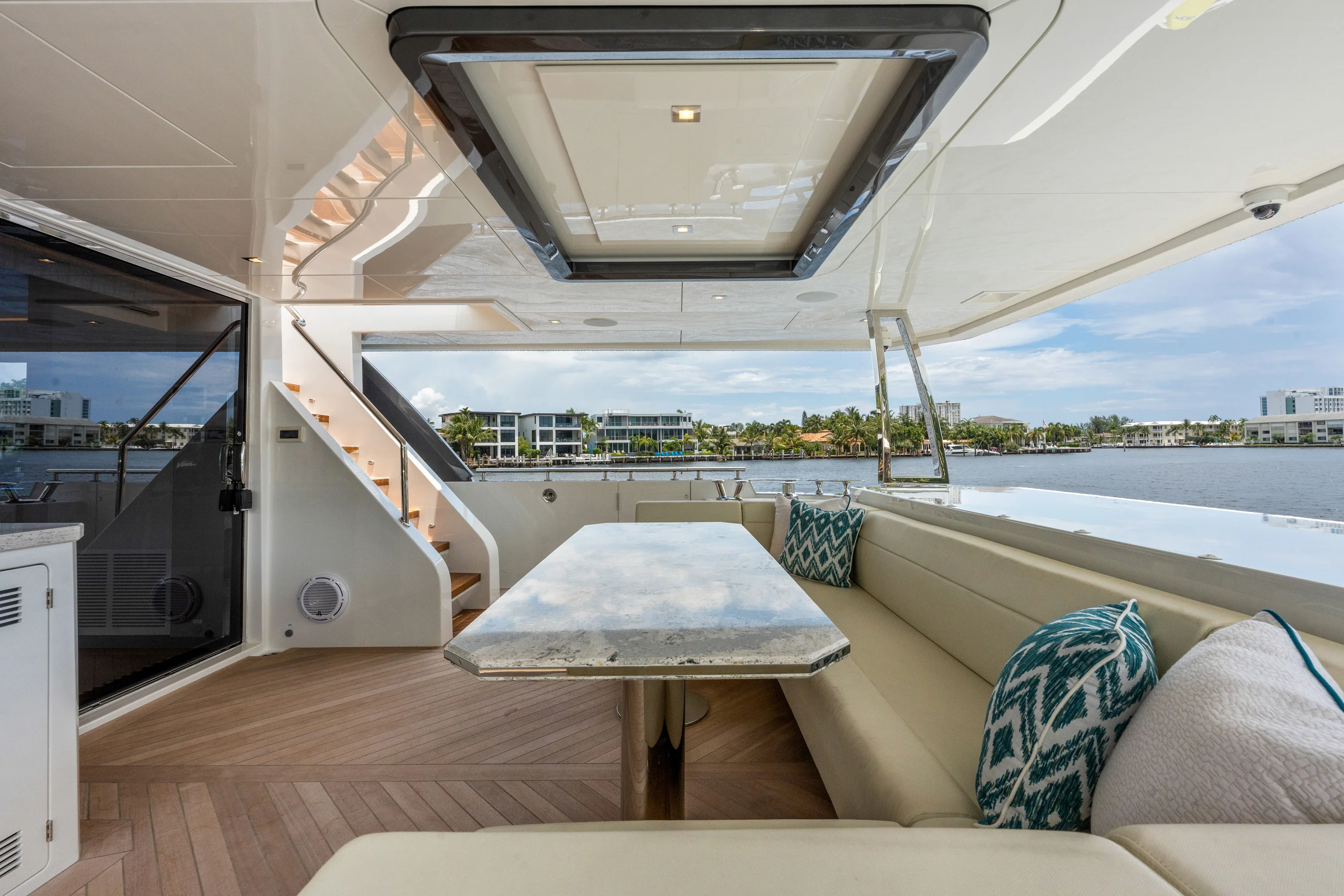 2023 Ocean Alexander 27R Image Thumbnail #37