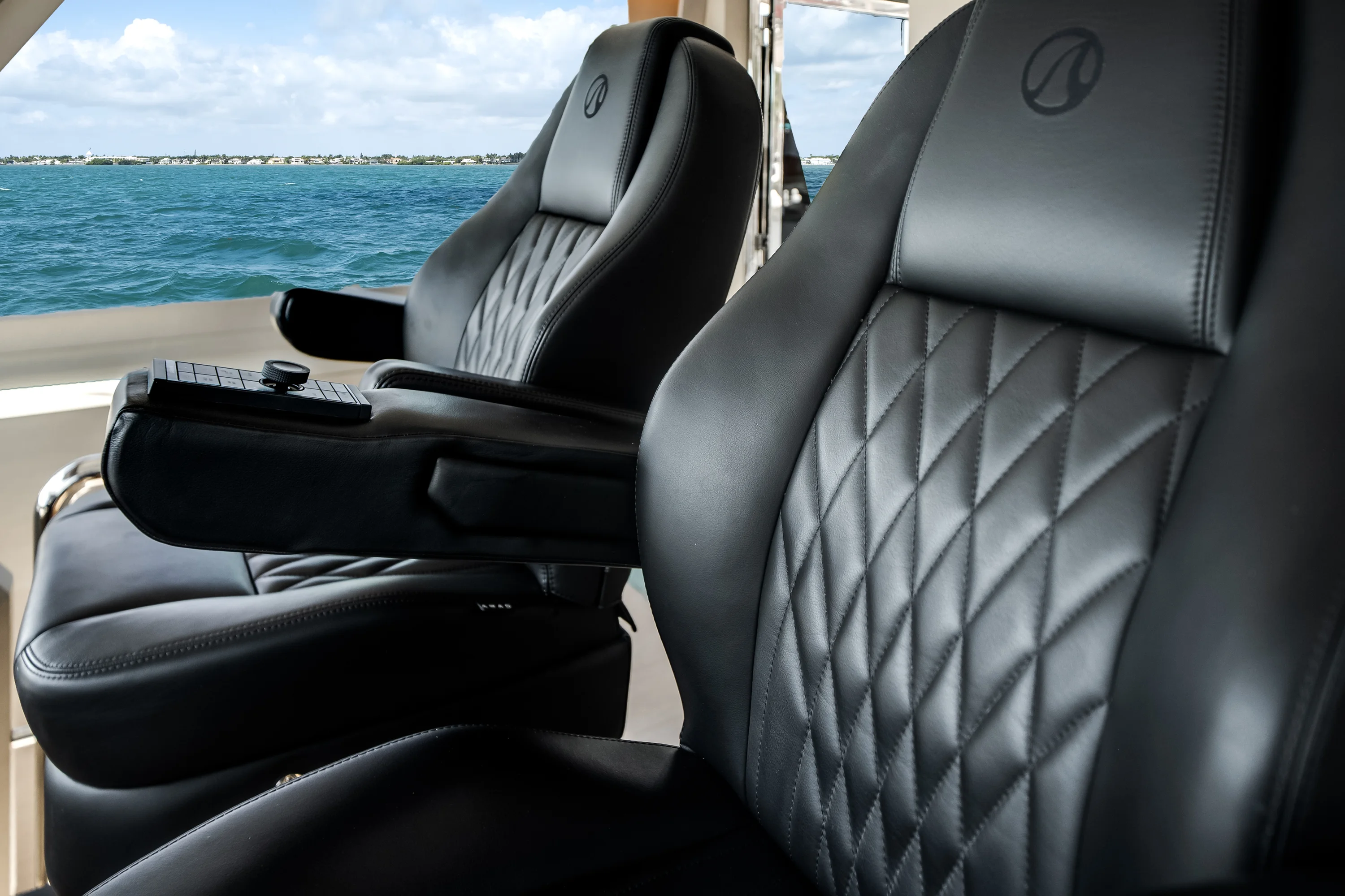 2023 Ocean Alexander 27R Image Thumbnail #90