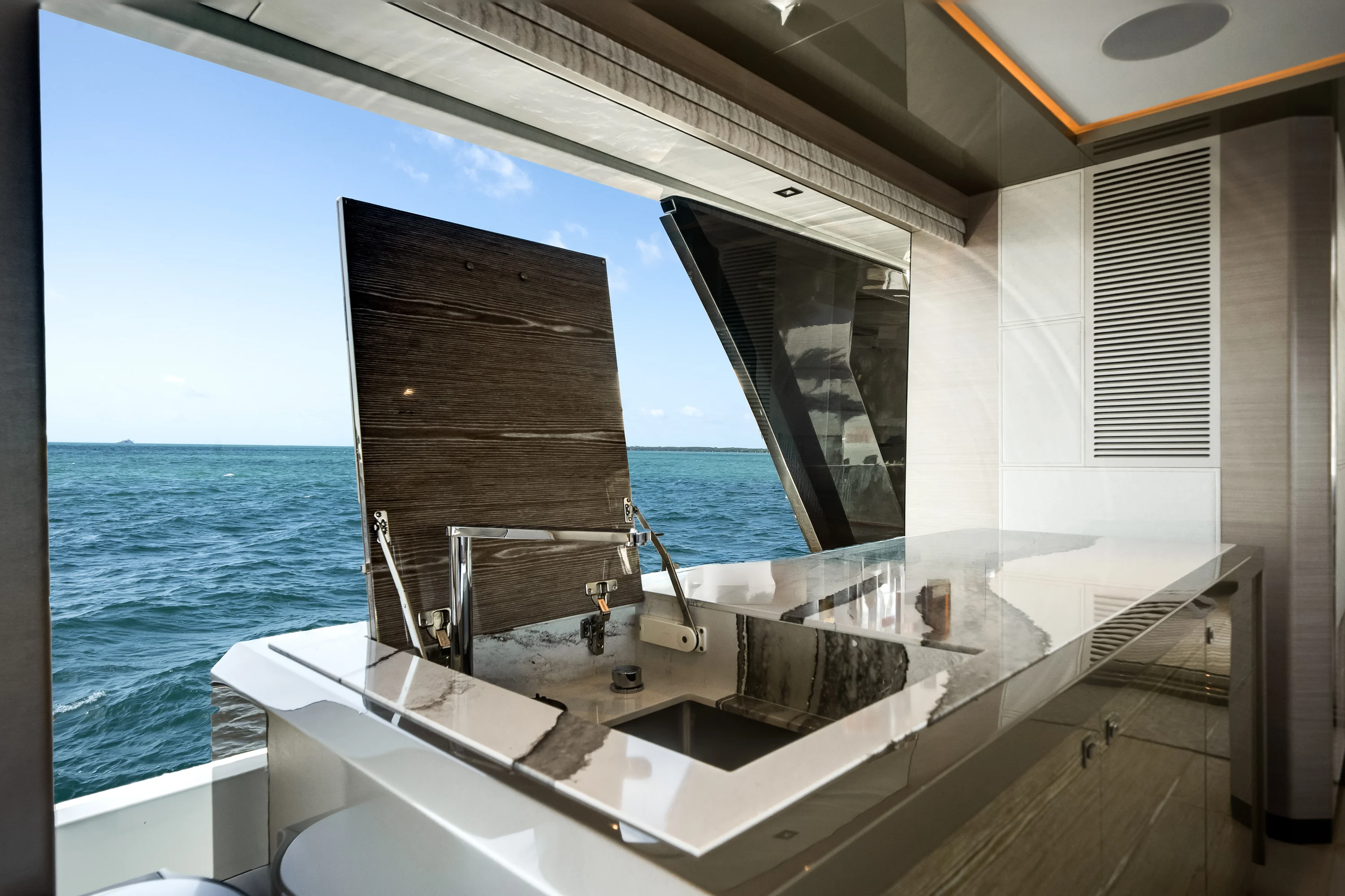 2023 Ocean Alexander 27R Image Thumbnail #23