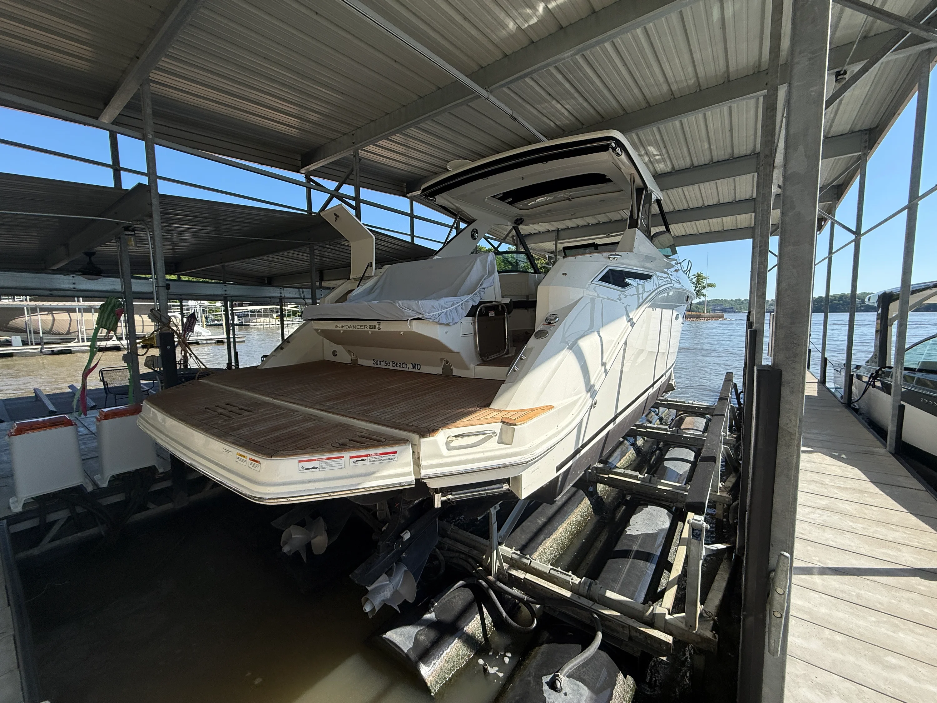 2020 Sea Ray 320 DA Image Thumbnail #4