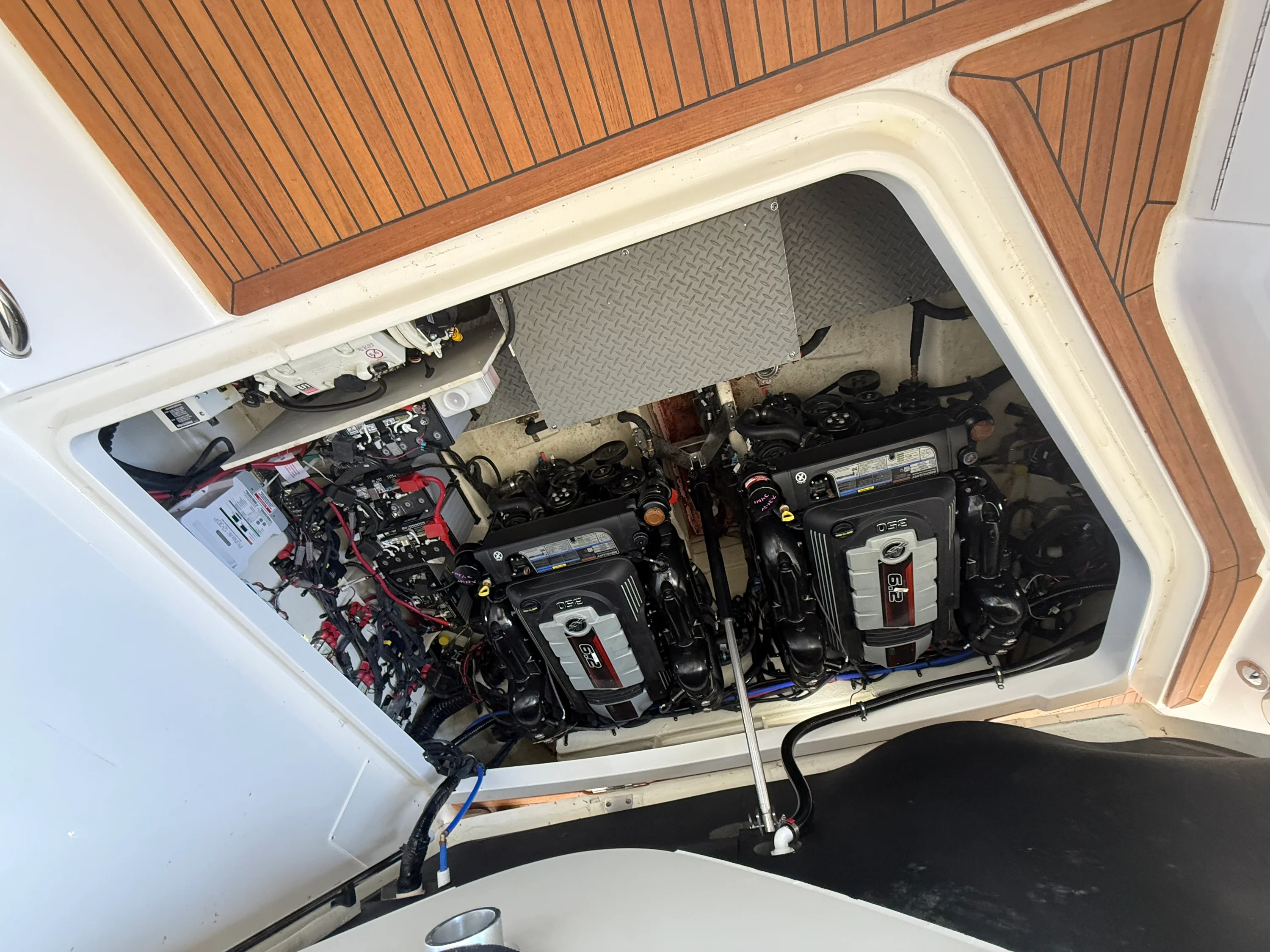2020 Sea Ray 320 DA Image Thumbnail #25