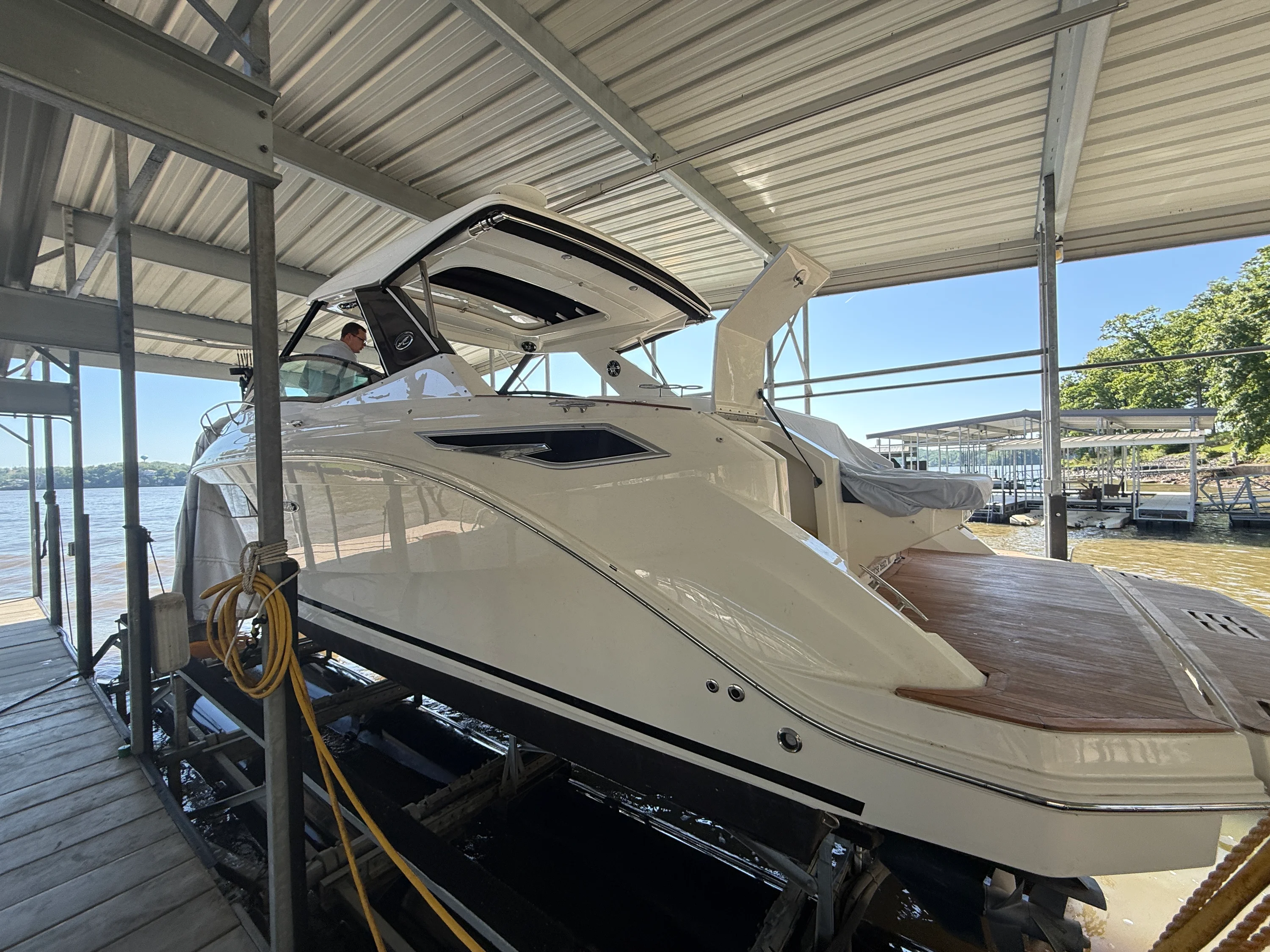 2020 Sea Ray 320 DA Image Thumbnail #1