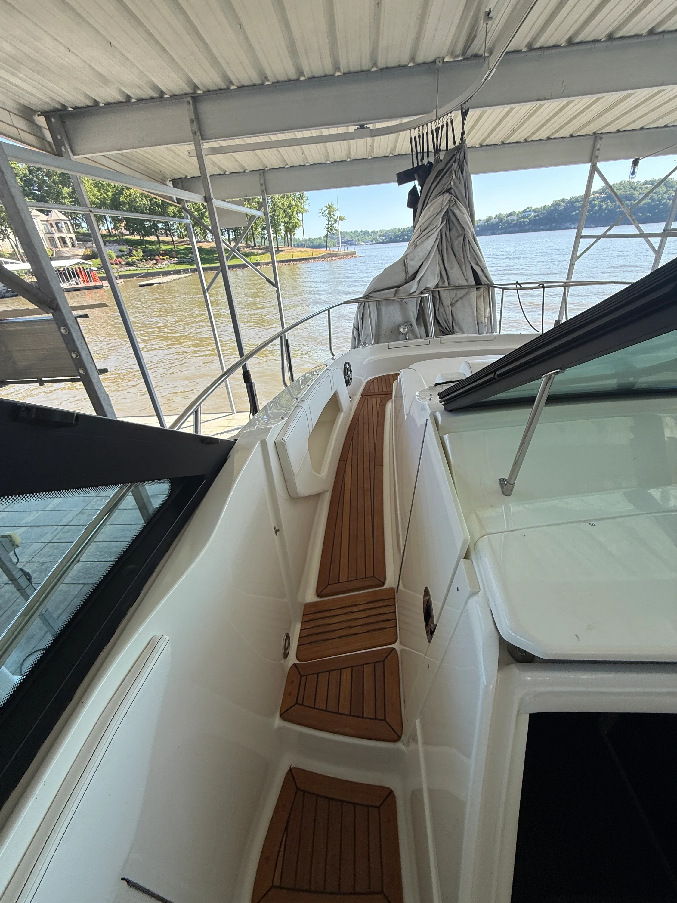 2020 Sea Ray 320 DA Image Thumbnail #13