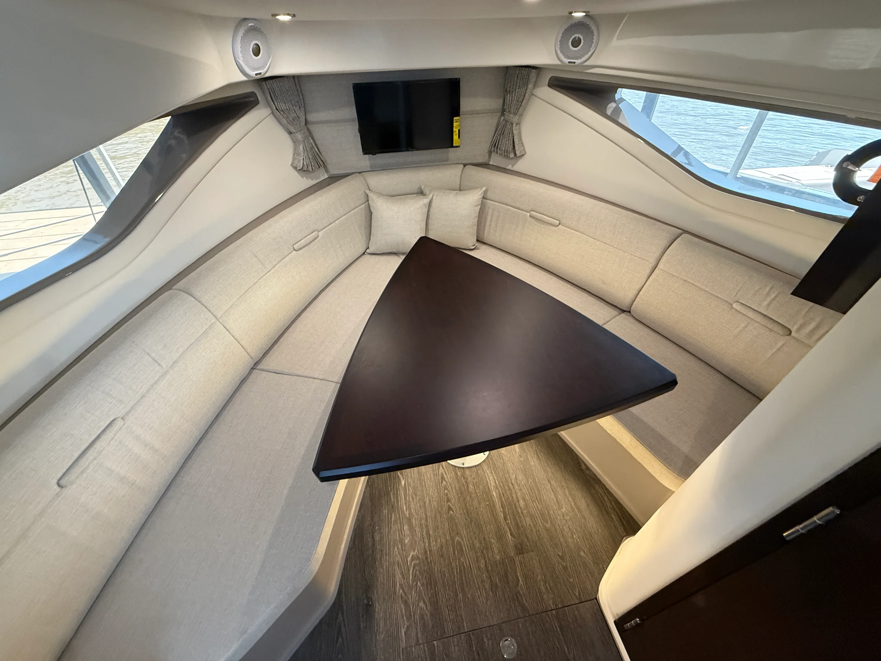 2020 Sea Ray 320 DA Image Thumbnail #18