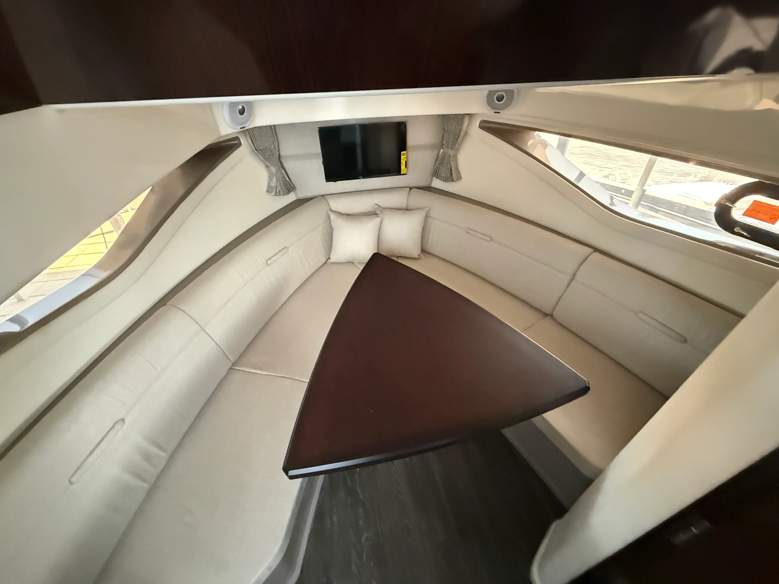 2020 Sea Ray 320 DA Image Thumbnail #17