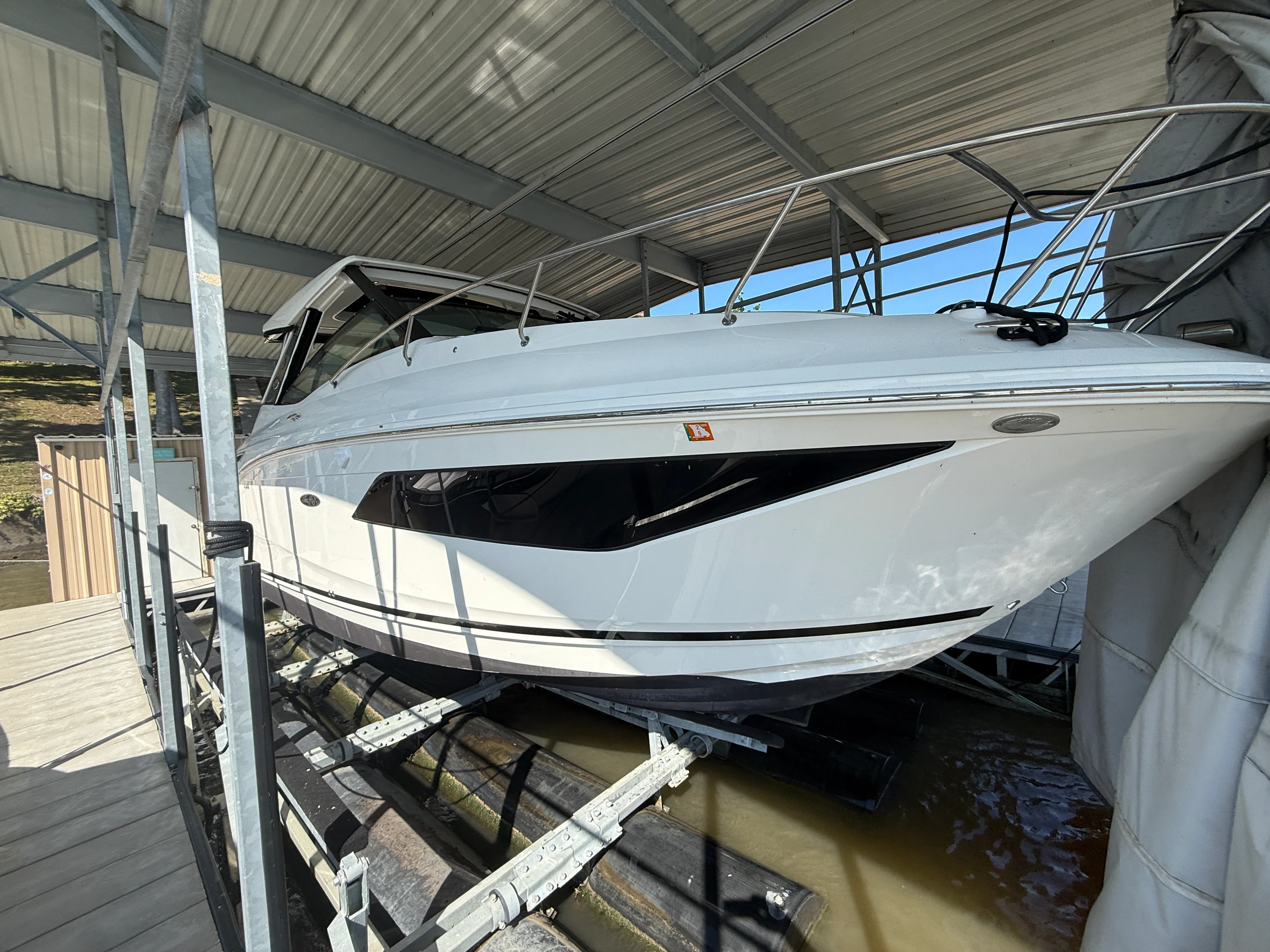 2020 Sea Ray 320 DA Image Thumbnail #3