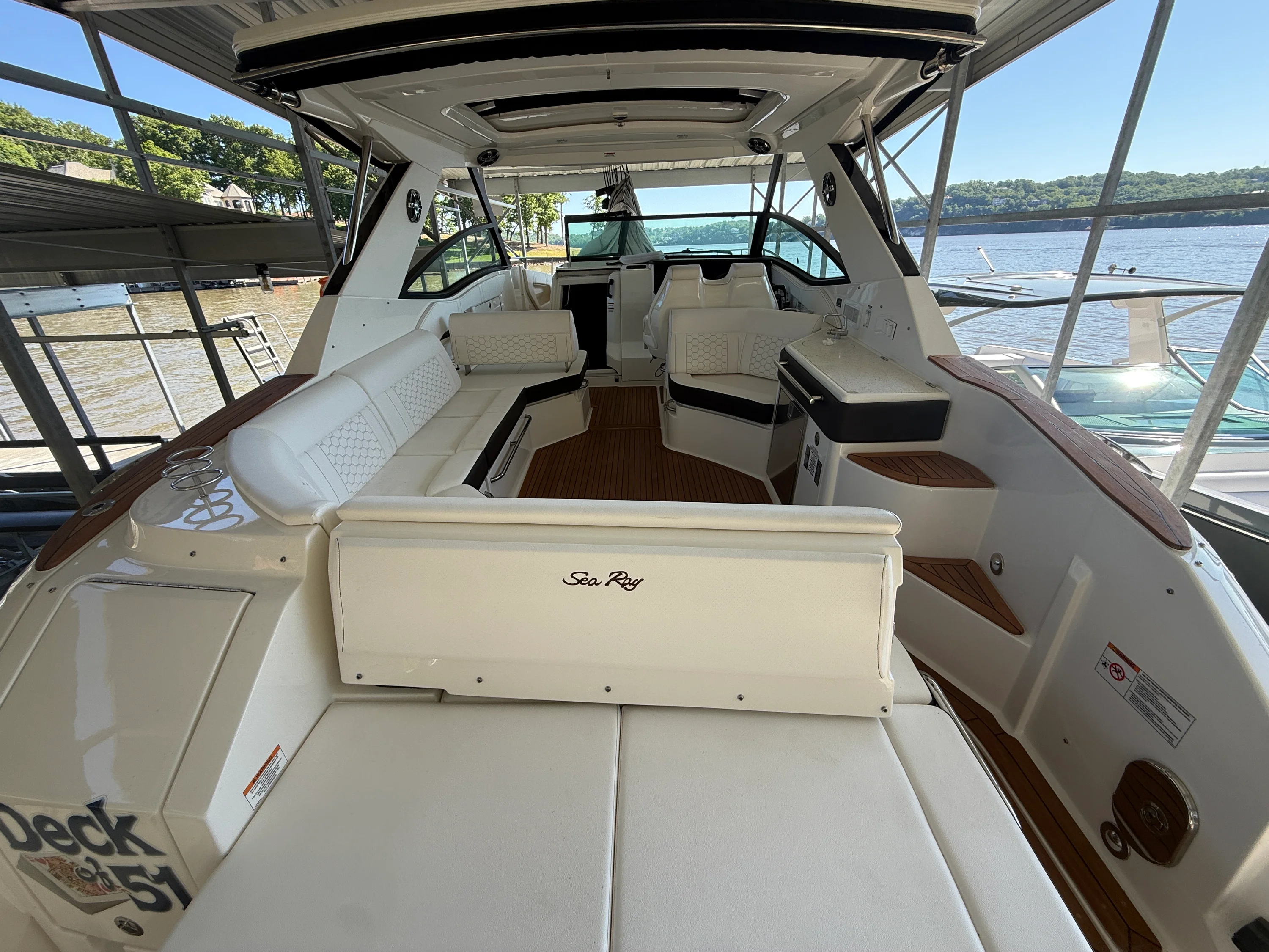 2020 Sea Ray 320 DA Image Thumbnail #6
