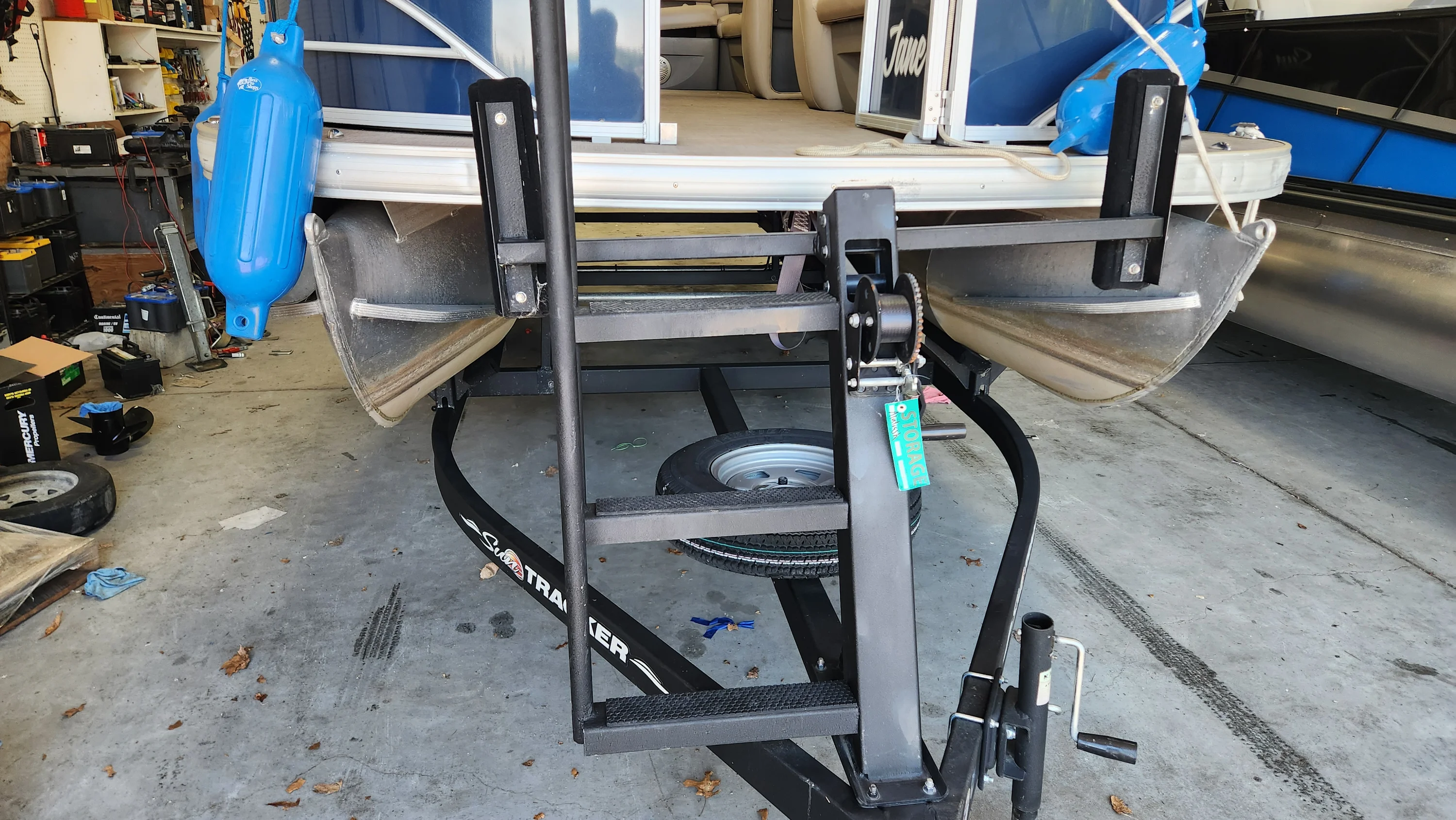 2023 Tracker PARTY BARGE 20 DLX Image Thumbnail #5