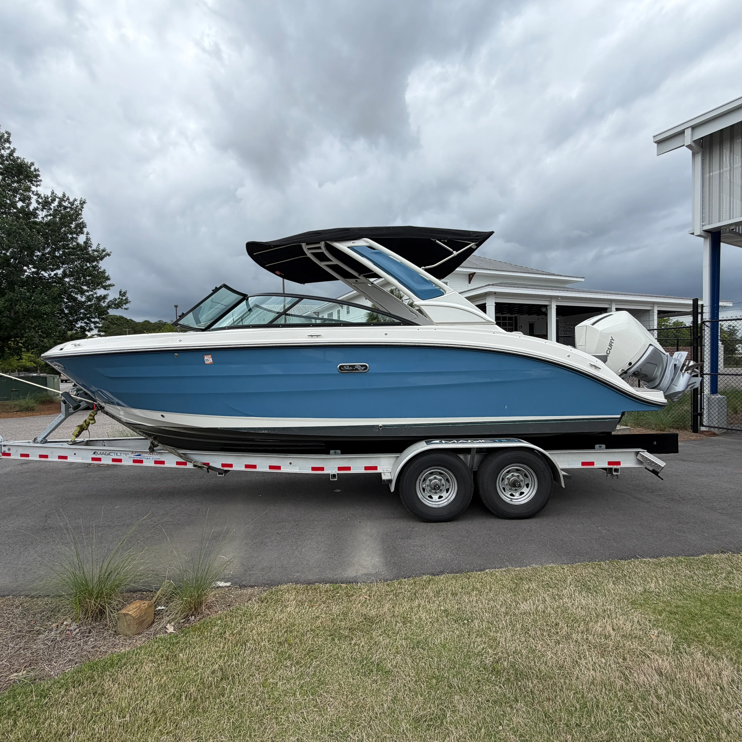 2025 Sea Ray 250 SDX Image Thumbnail #3