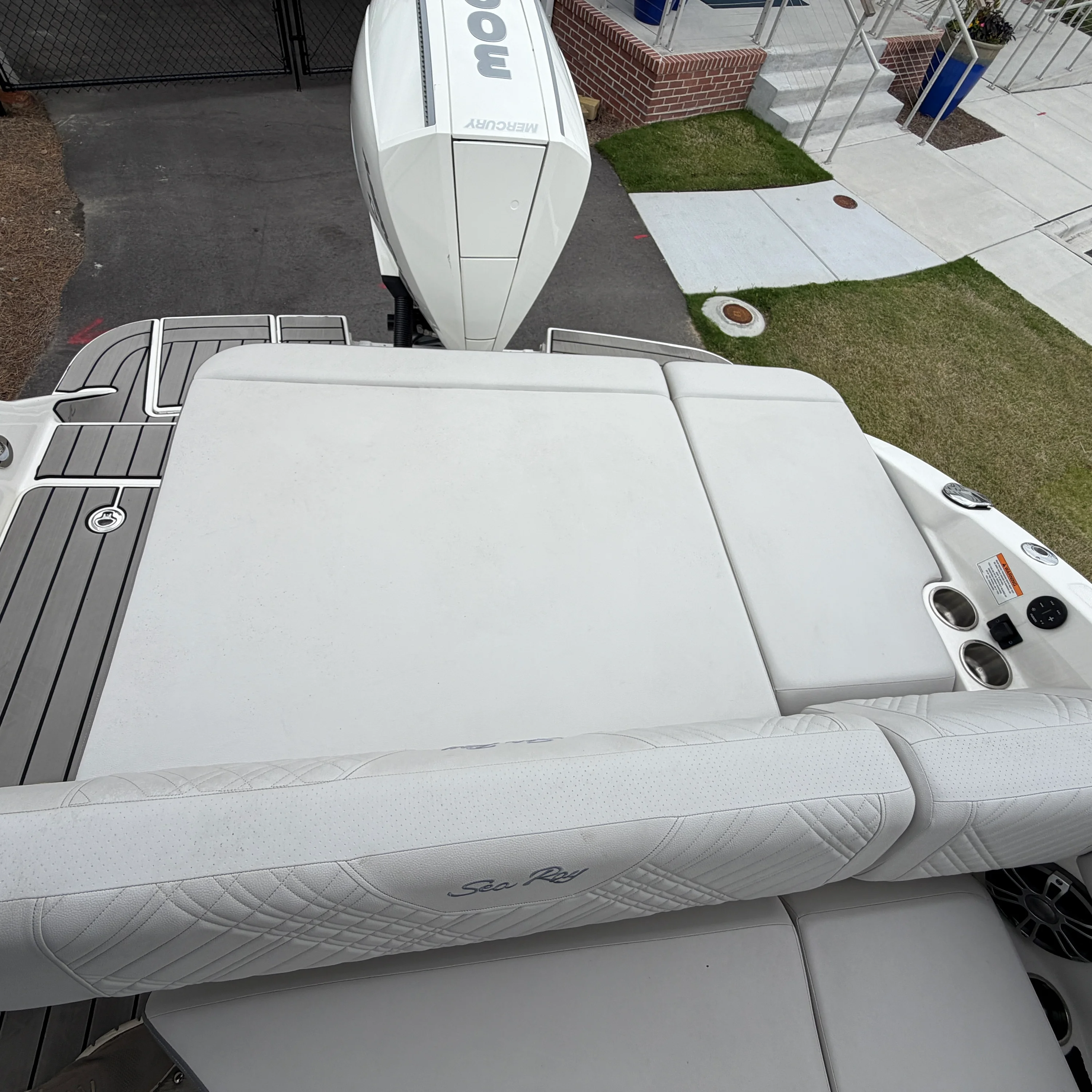 2025 Sea Ray 250 SDX Image Thumbnail #6