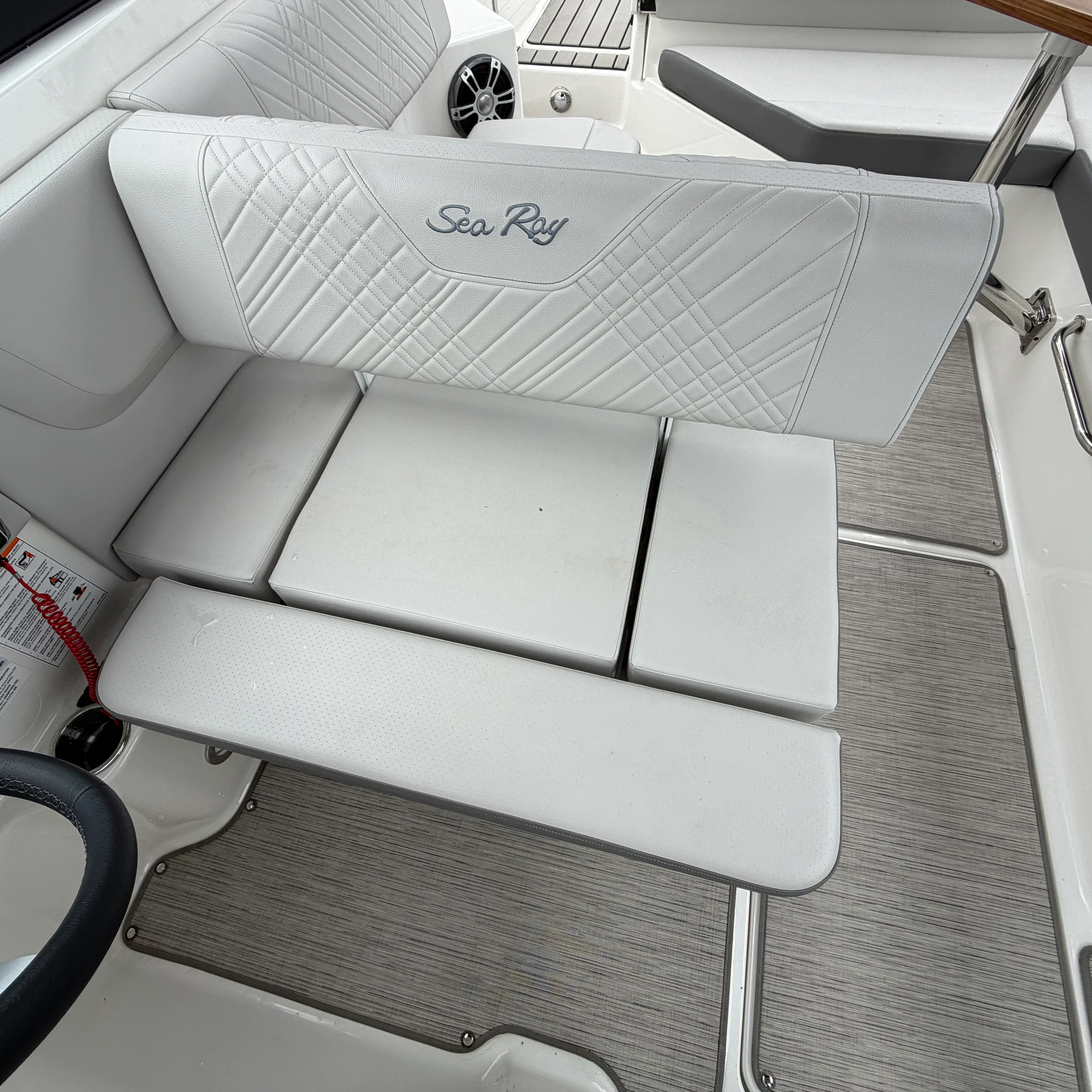 2025 Sea Ray 250 SDX Image Thumbnail #12