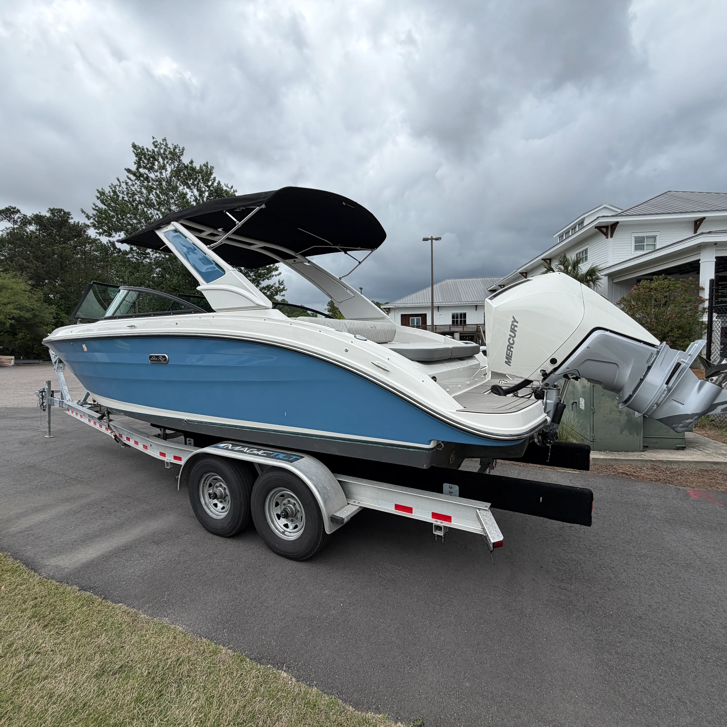 2025 Sea Ray 250 SDX Image Thumbnail #4
