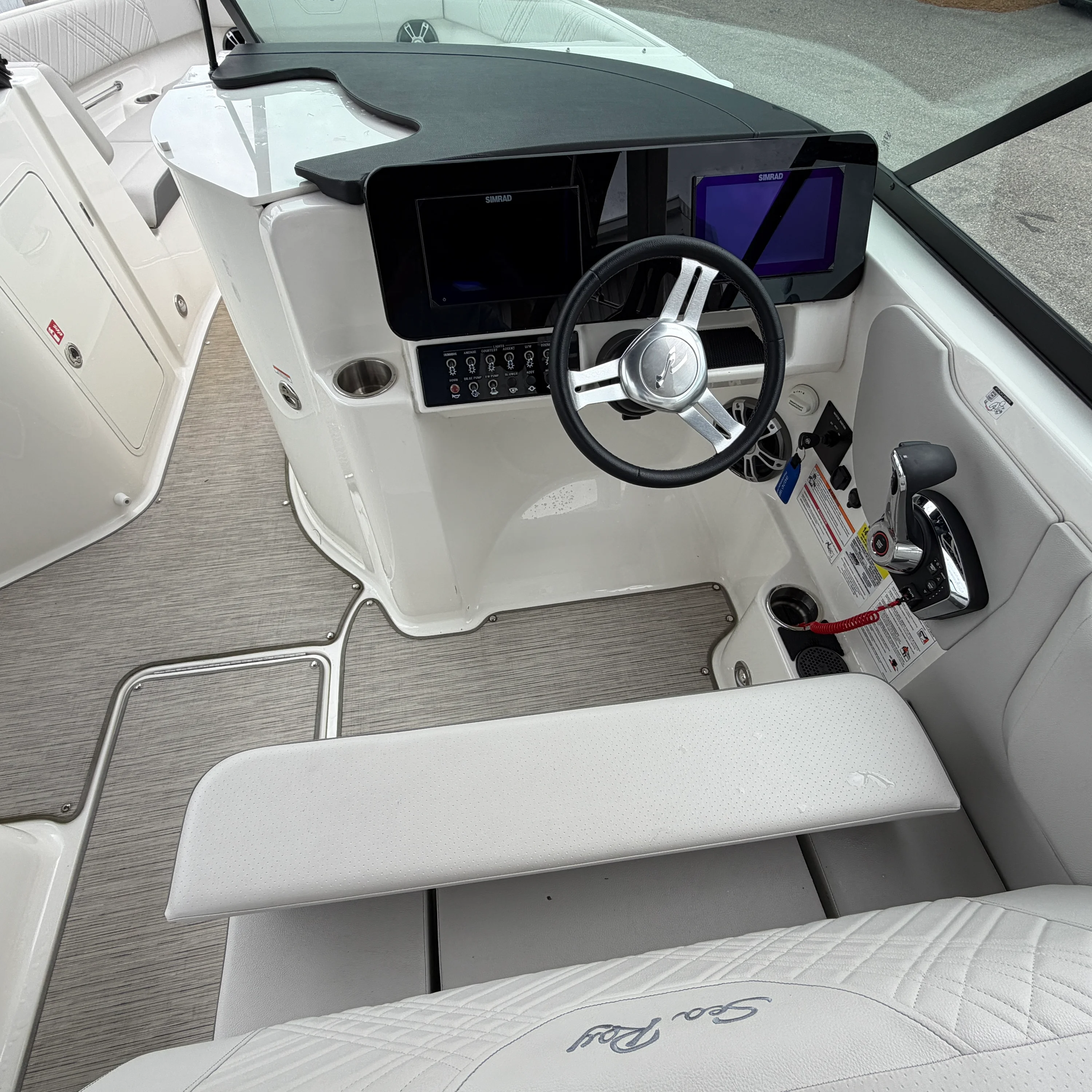 2025 Sea Ray 250 SDX Image Thumbnail #14
