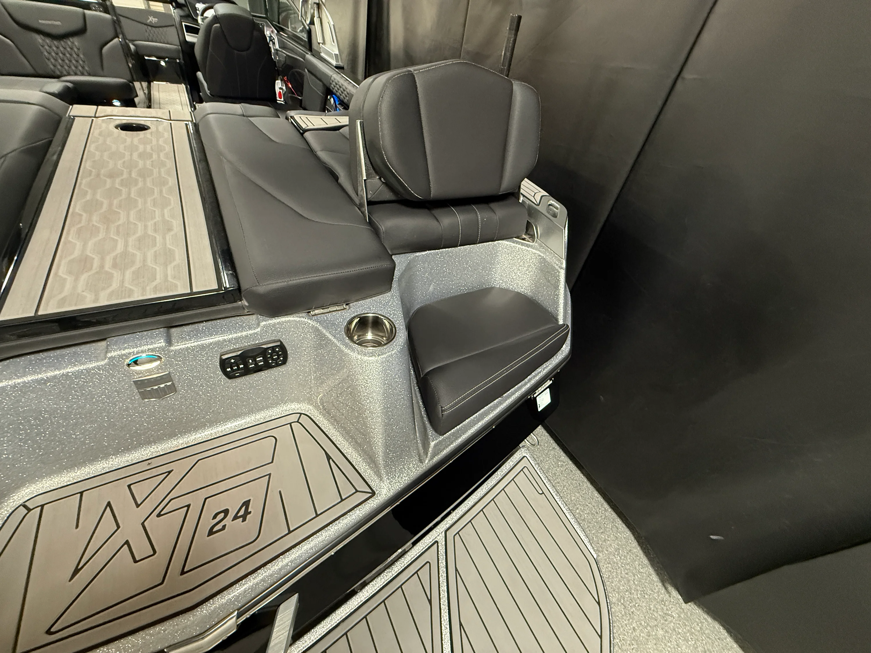 2022 Mastercraft XT24 Image Thumbnail #21