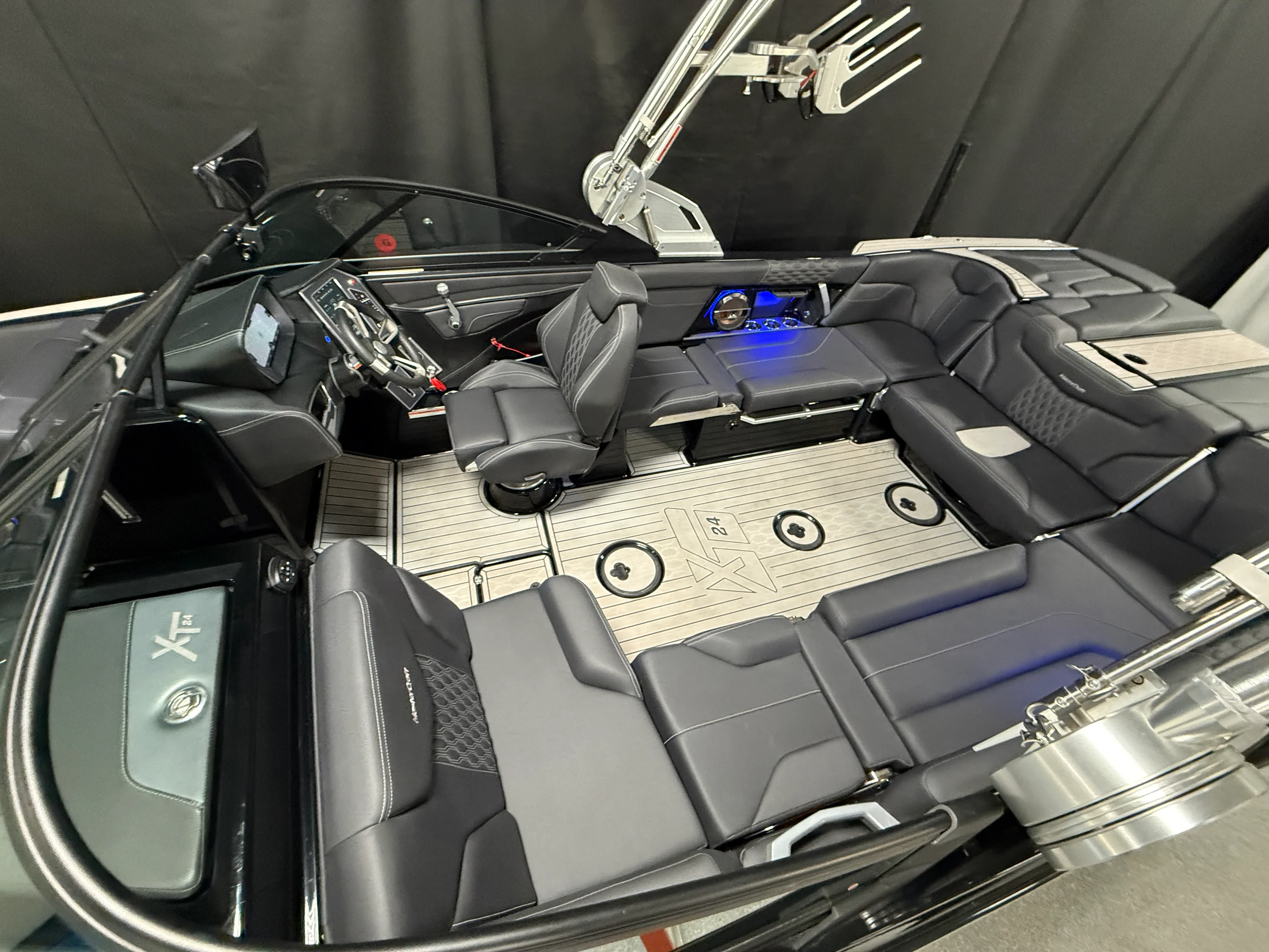 2022 Mastercraft XT24 Image Thumbnail #8