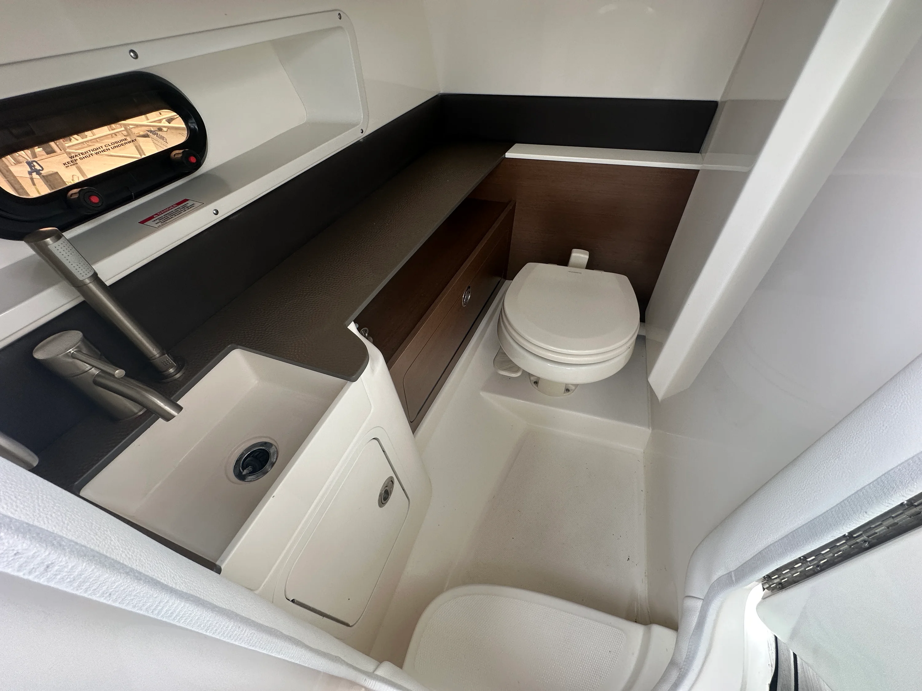 2024 Sea Ray 290 SDX OB Image Thumbnail #21