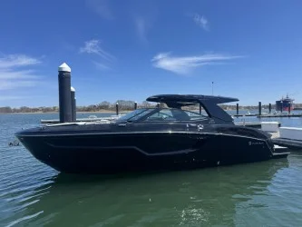 2022 Cruisers Yachts 38 GLS South Beach Image Thumbnail #1