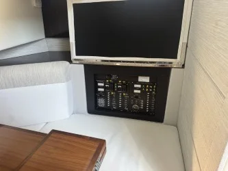 2022 Cruisers Yachts 38 GLS South Beach Image Thumbnail #15