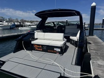 2022 Cruisers Yachts 38 GLS South Beach Image Thumbnail #5
