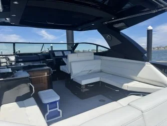 2022 Cruisers Yachts 38 GLS South Beach Image Thumbnail #6