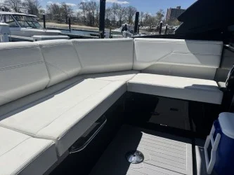 2022 Cruisers Yachts 38 GLS South Beach Image Thumbnail #12