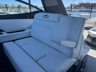 2022 Cruisers Yachts 38 GLS South Beach Image Thumbnail #8