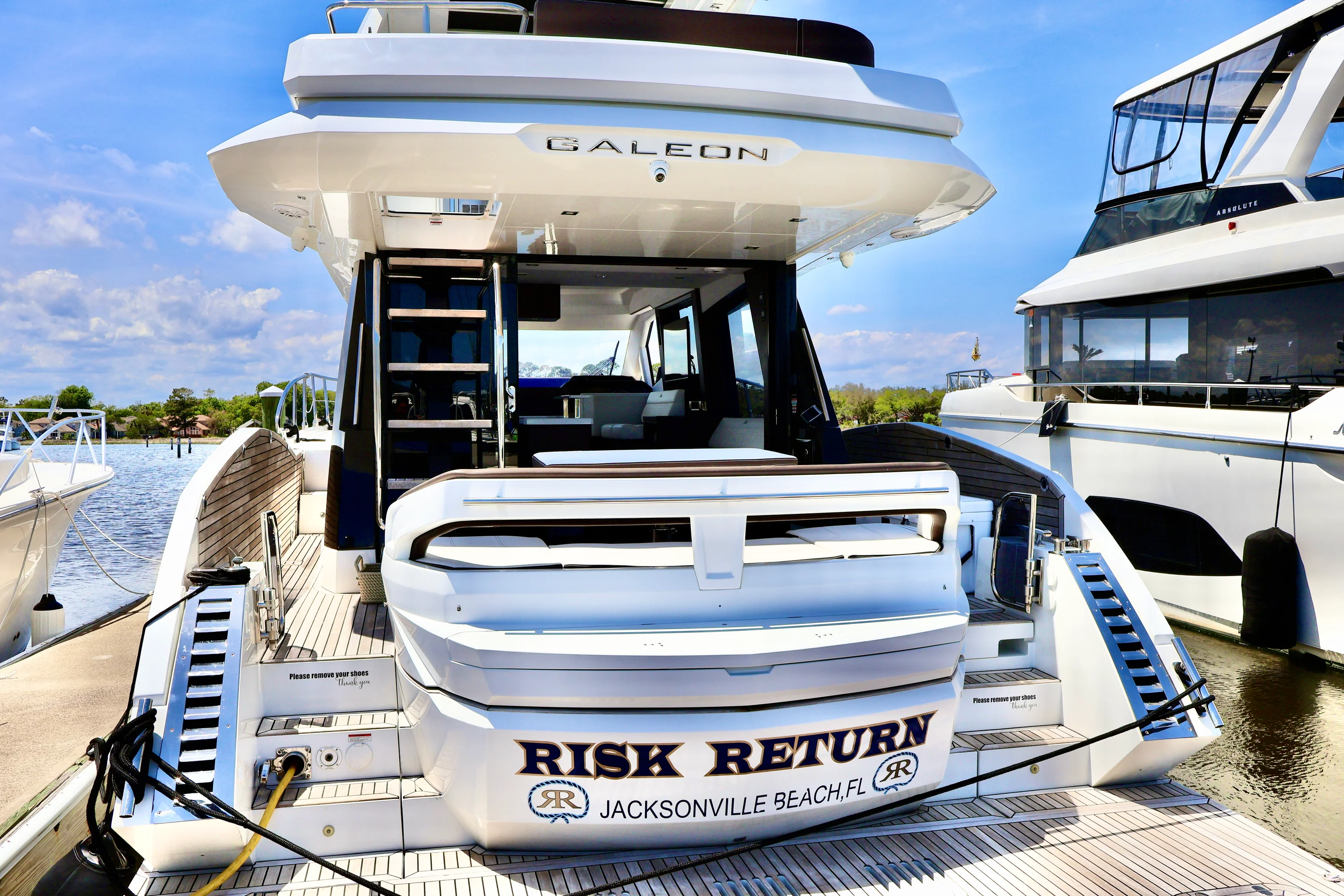 2022 Galeon 500 FLY Image Thumbnail #3