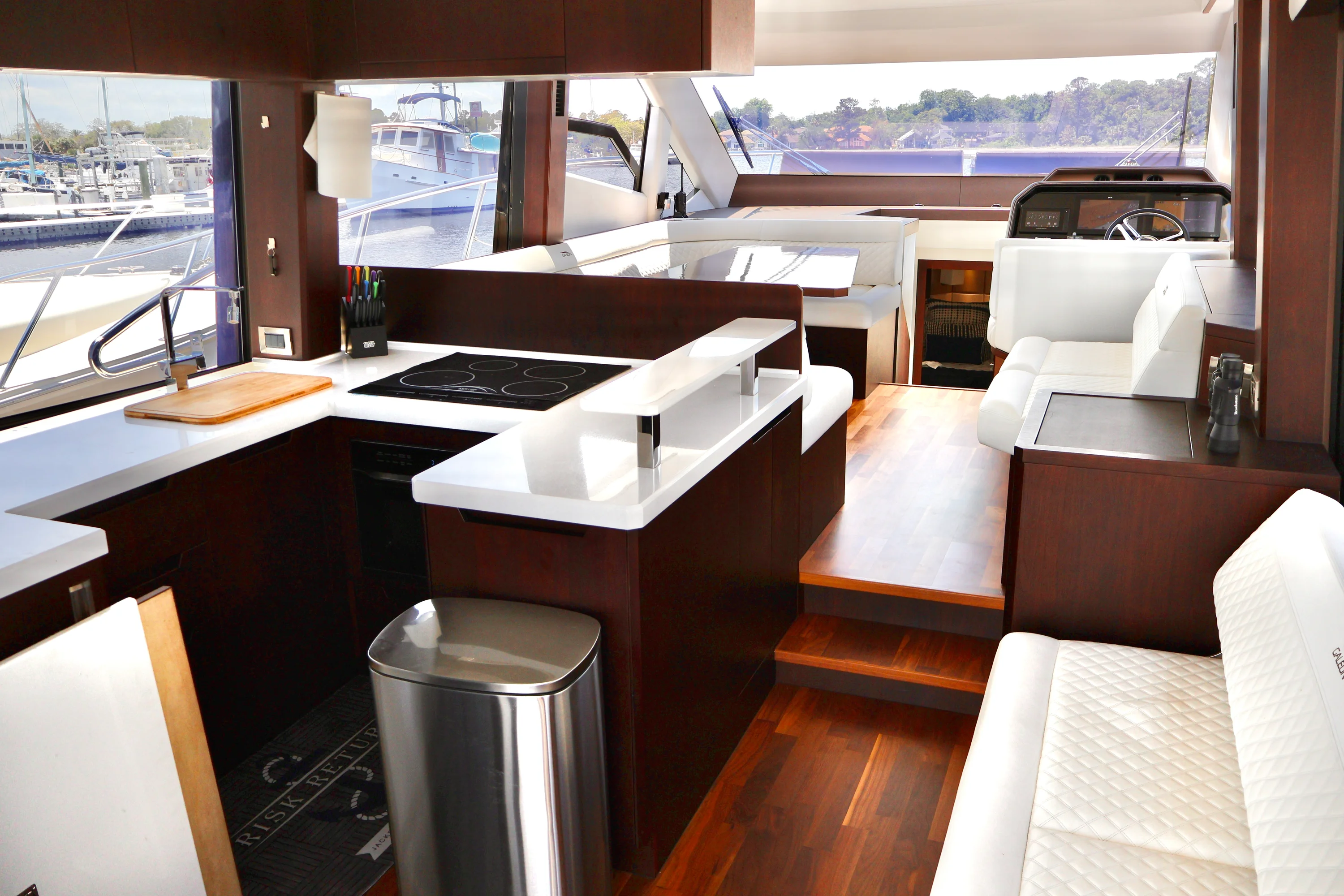 2022 Galeon 500 FLY Image Thumbnail #39