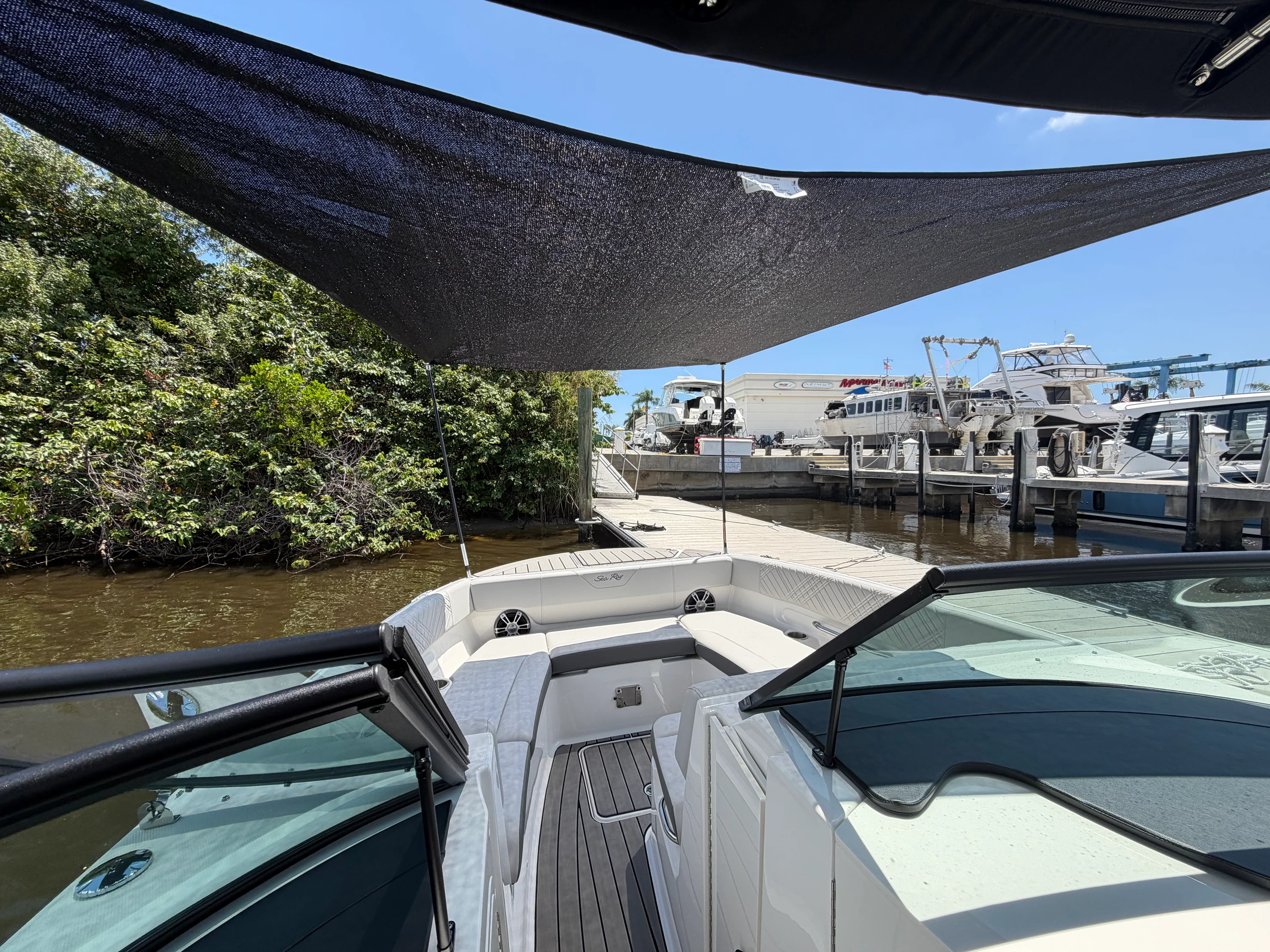 2025 Sea Ray 270 SDX OB Image Thumbnail #41