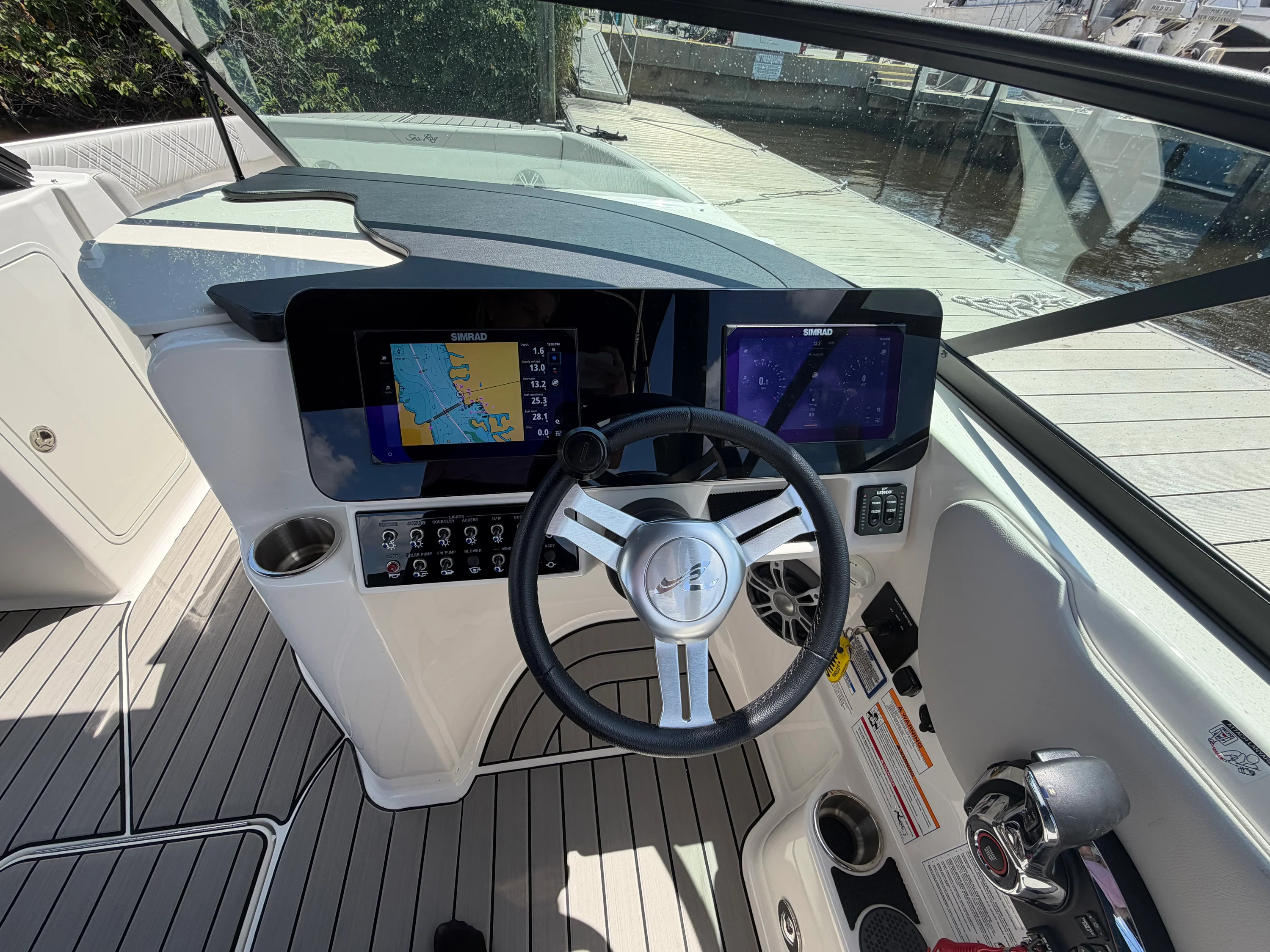2025 Sea Ray 270 SDX OB Image Thumbnail #25