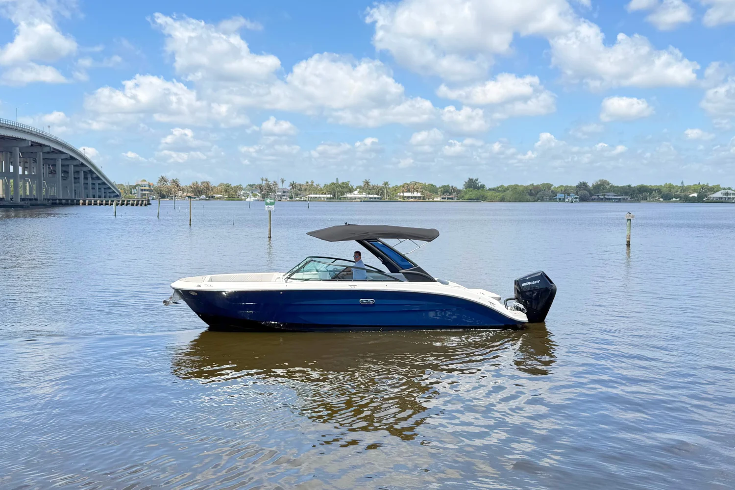 2025 Sea Ray 270 SDX OB Image Thumbnail #0