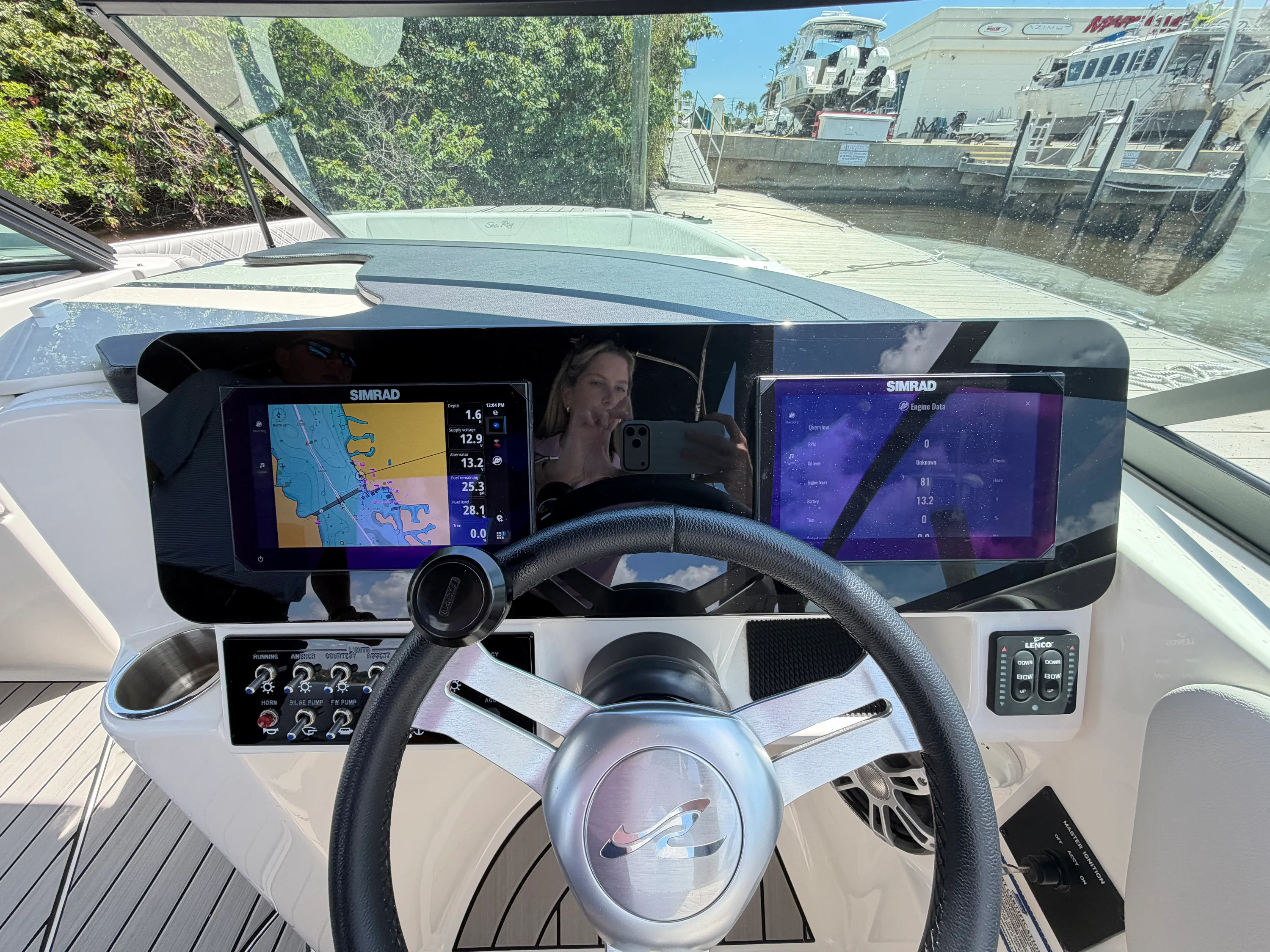 2025 Sea Ray 270 SDX OB Image Thumbnail #28