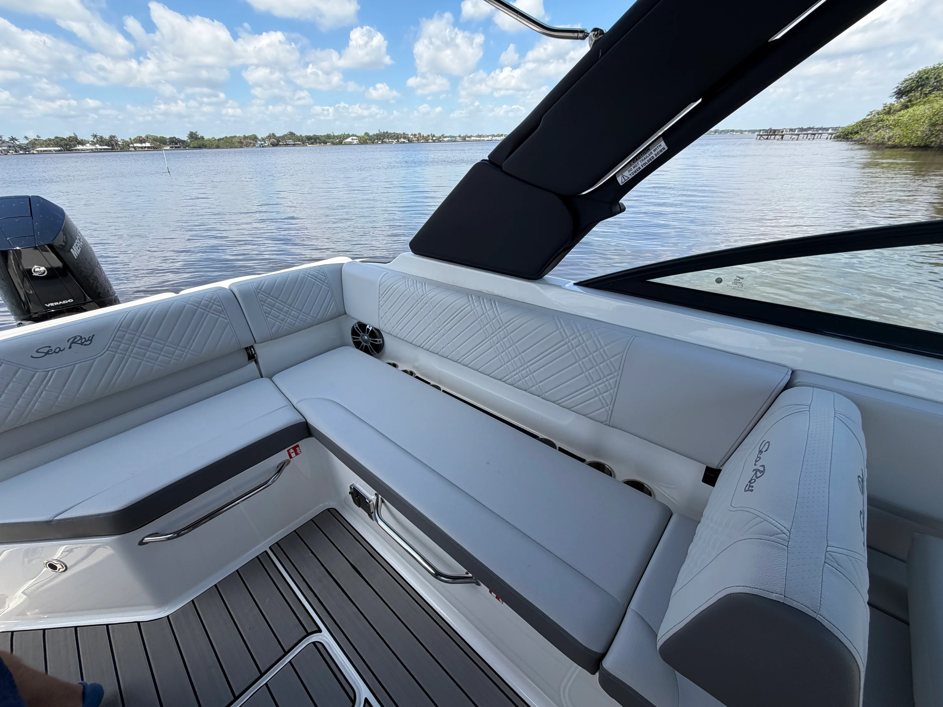 2025 Sea Ray 270 SDX OB Image Thumbnail #19