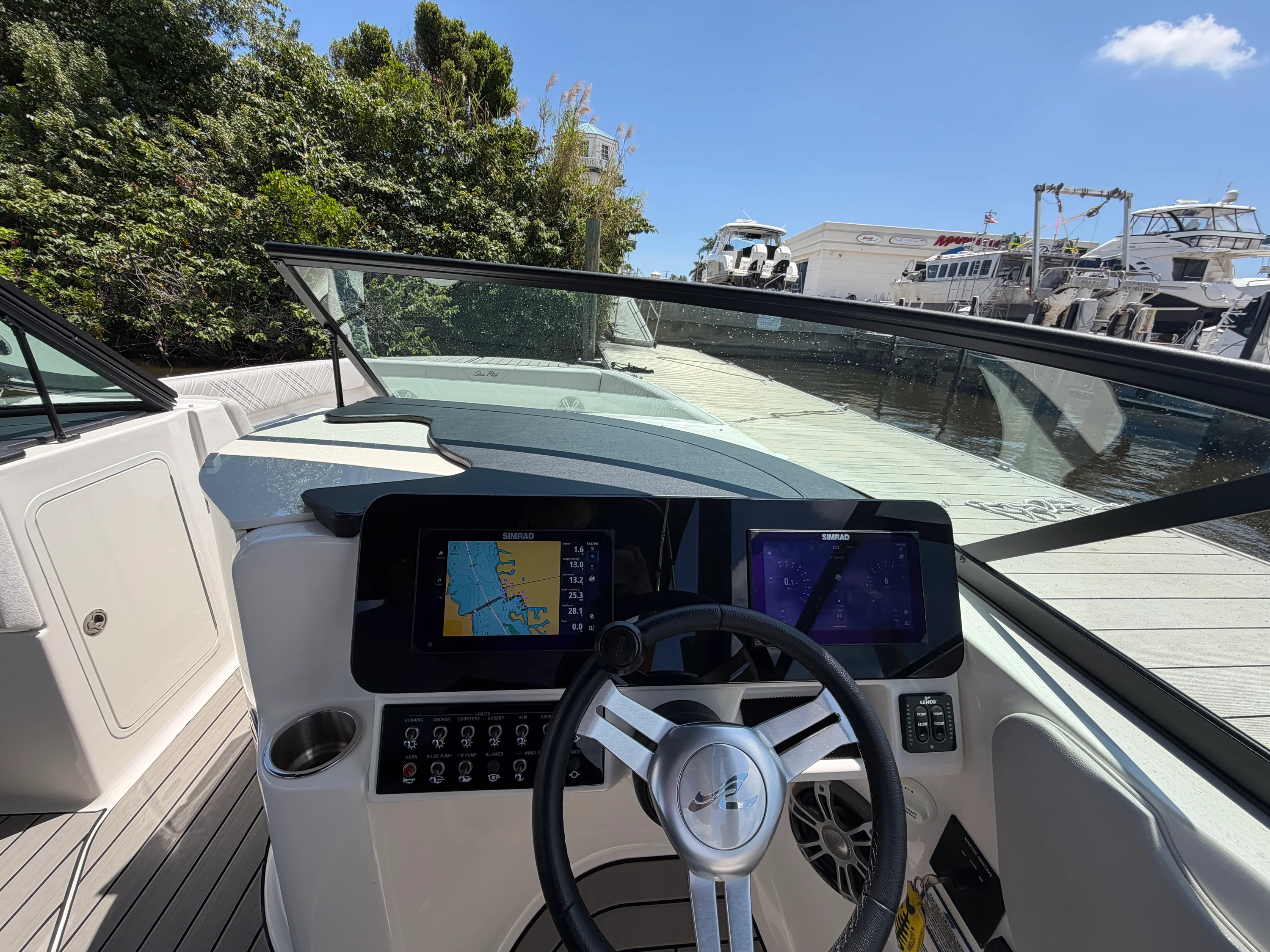 2025 Sea Ray 270 SDX OB Image Thumbnail #26