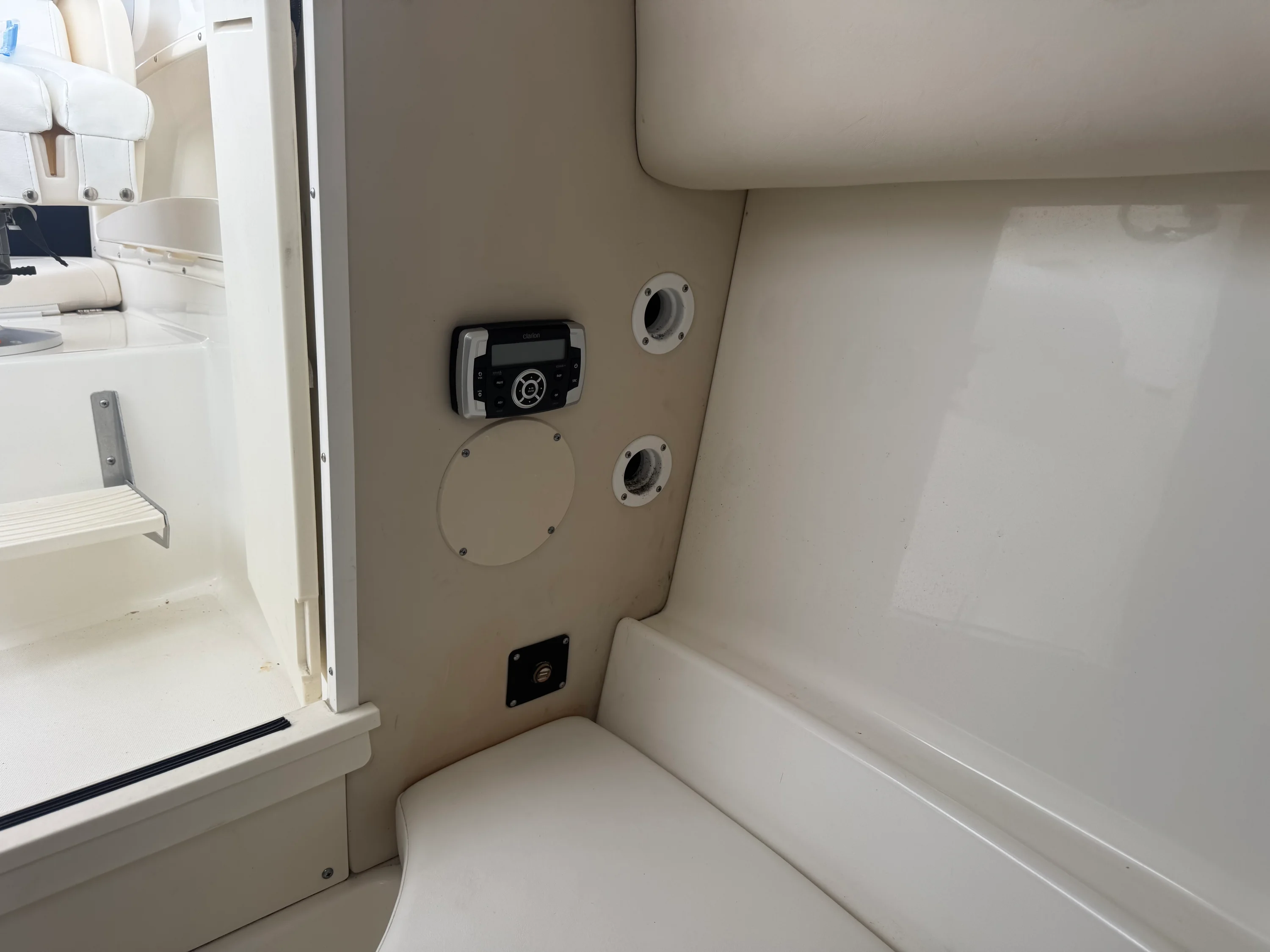 2012 Boston Whaler 235 CONQUEST Image Thumbnail #20