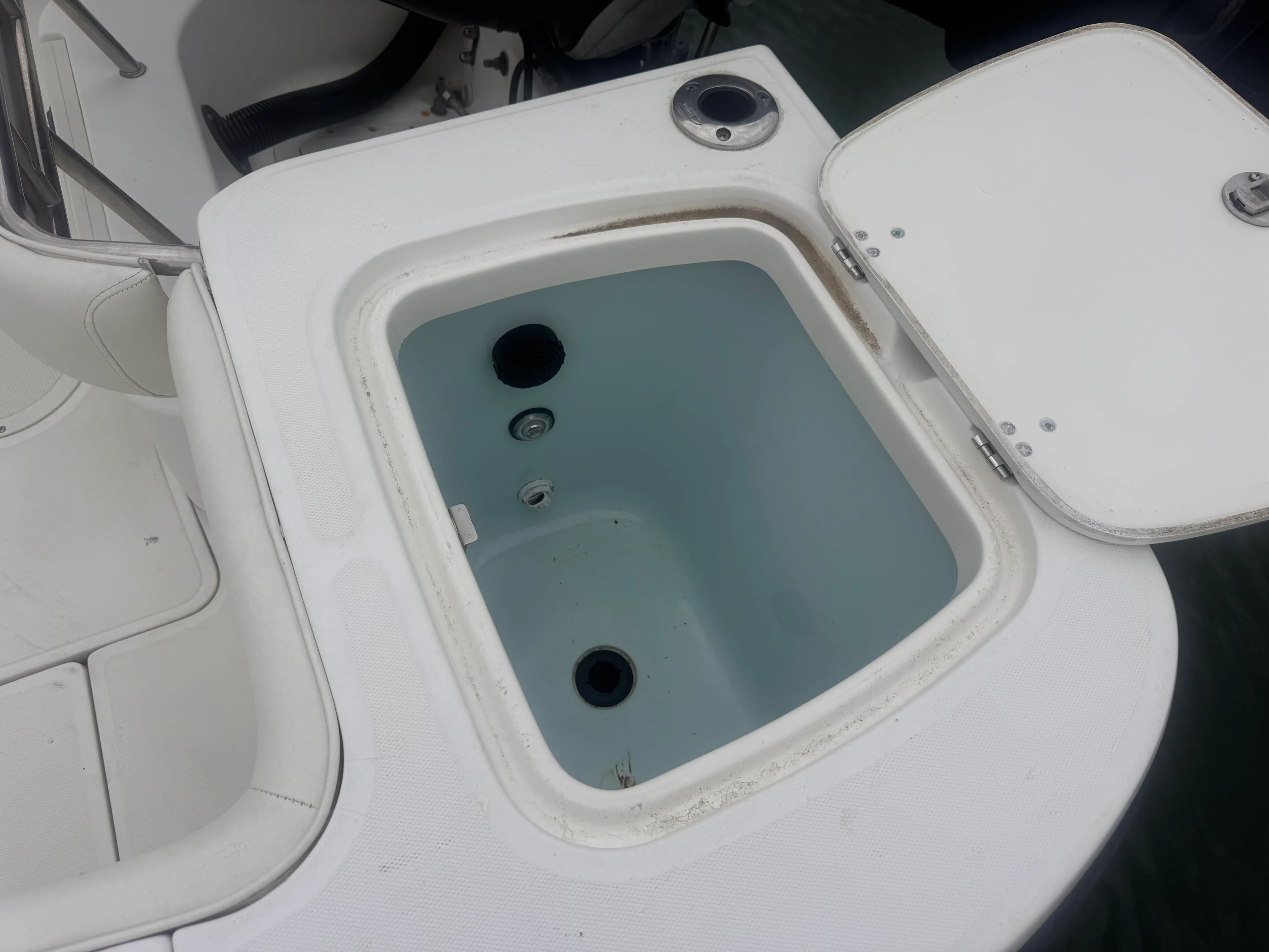 2012 Boston Whaler 235 CONQUEST Image Thumbnail #10