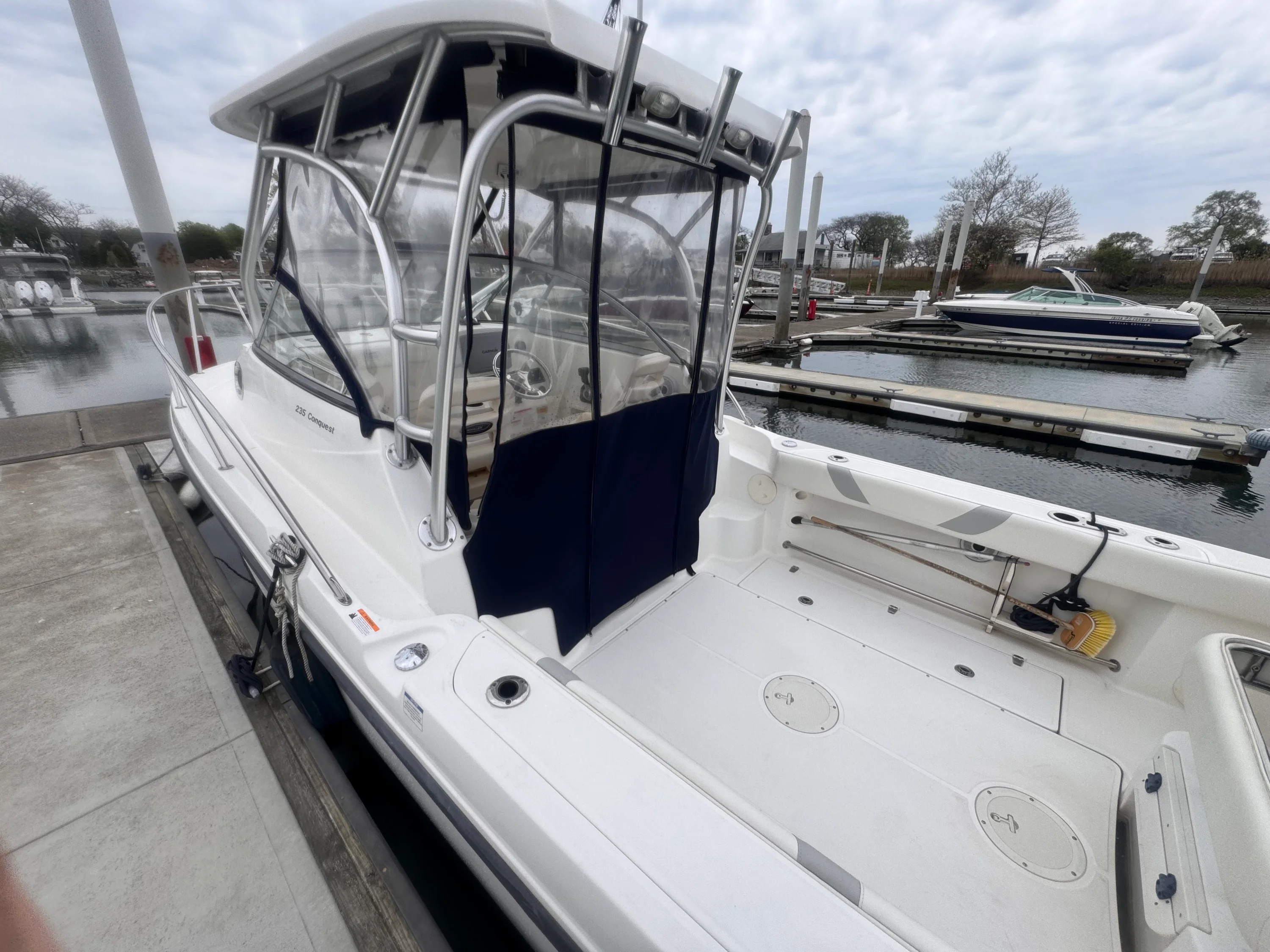 2012 Boston Whaler 235 CONQUEST Image Thumbnail #14