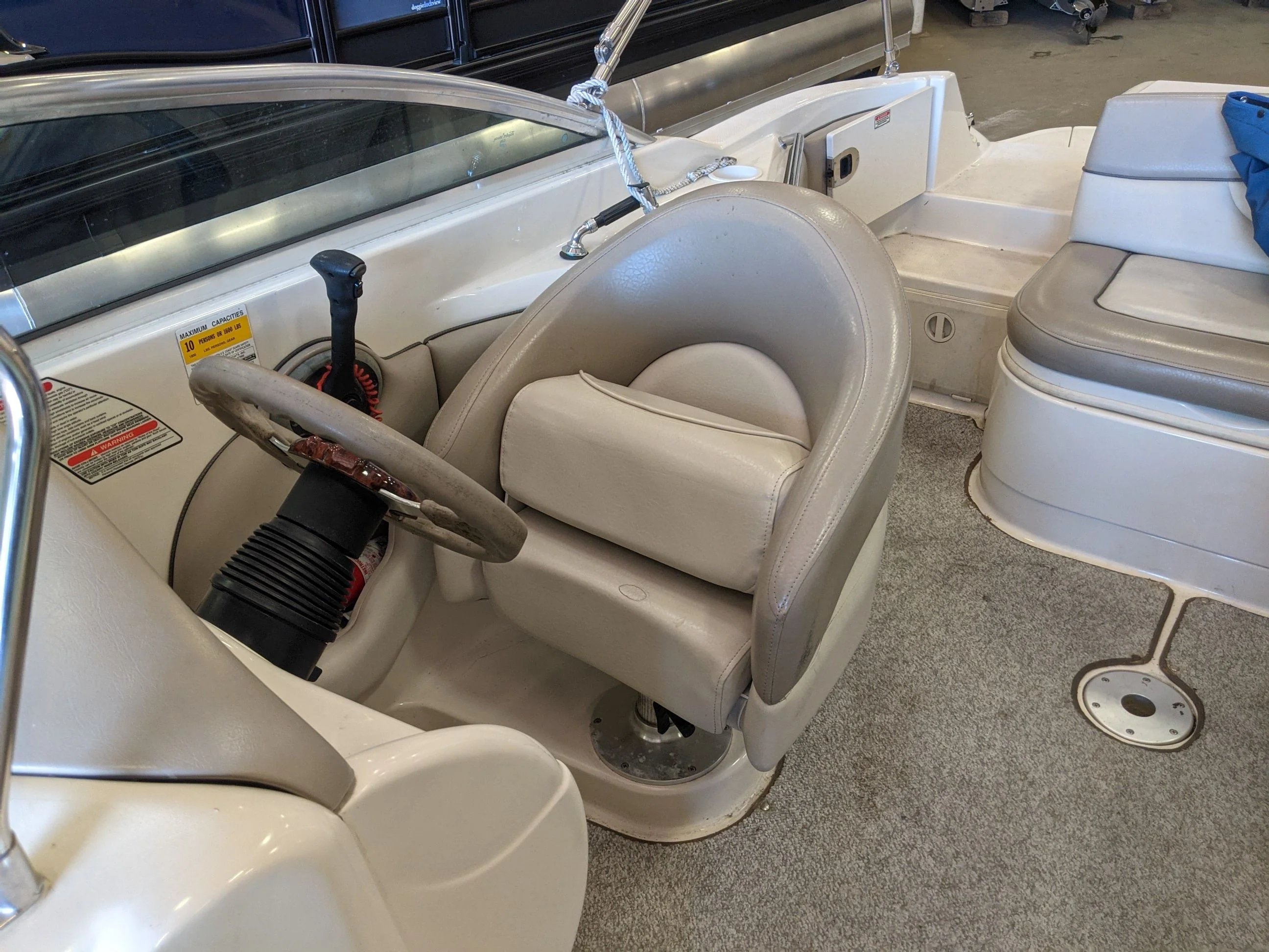 2002 Sea Ray 220 SUNDECK Image Thumbnail #10
