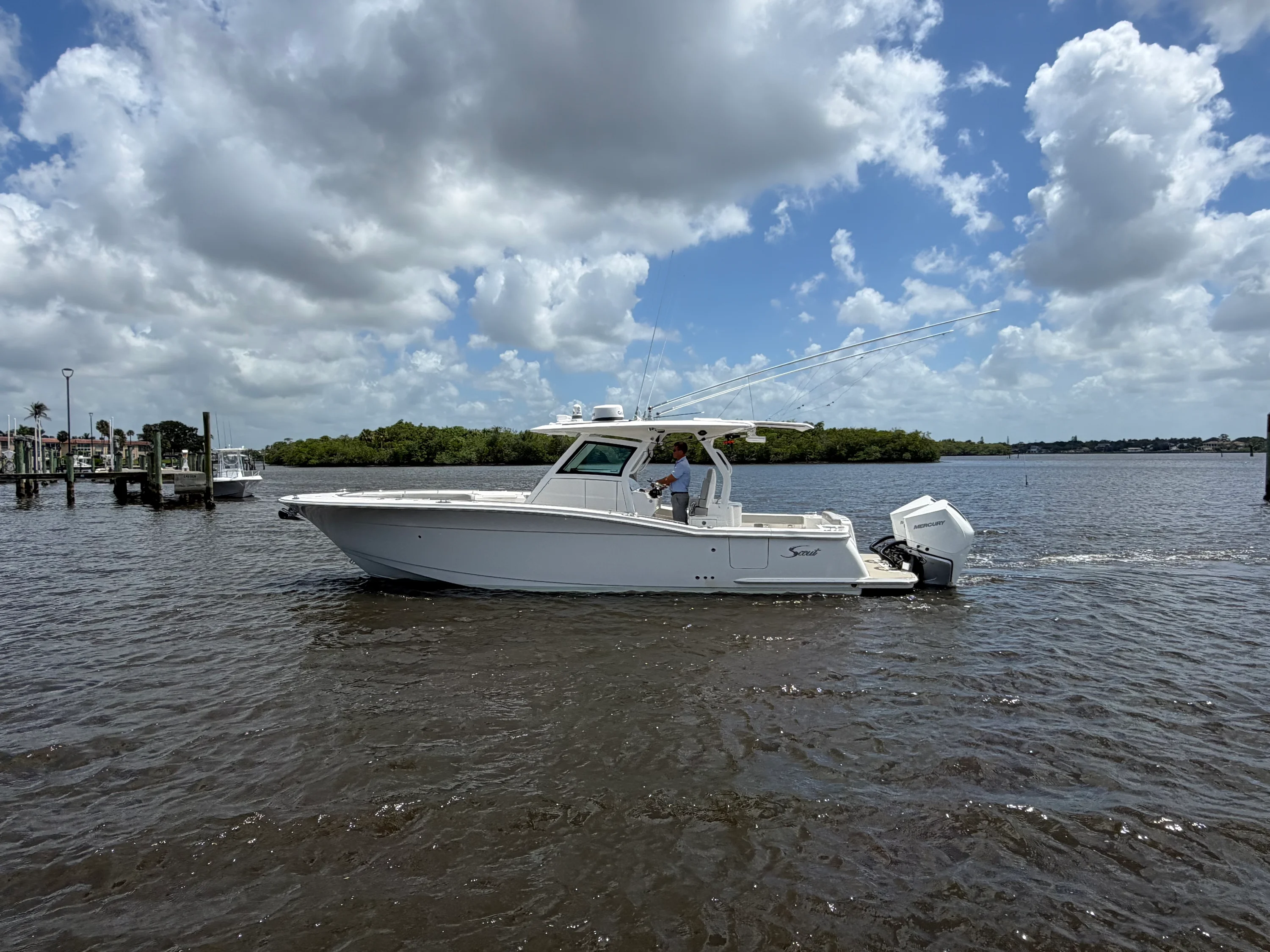 2021 Scout 330 LXF Image Thumbnail #0