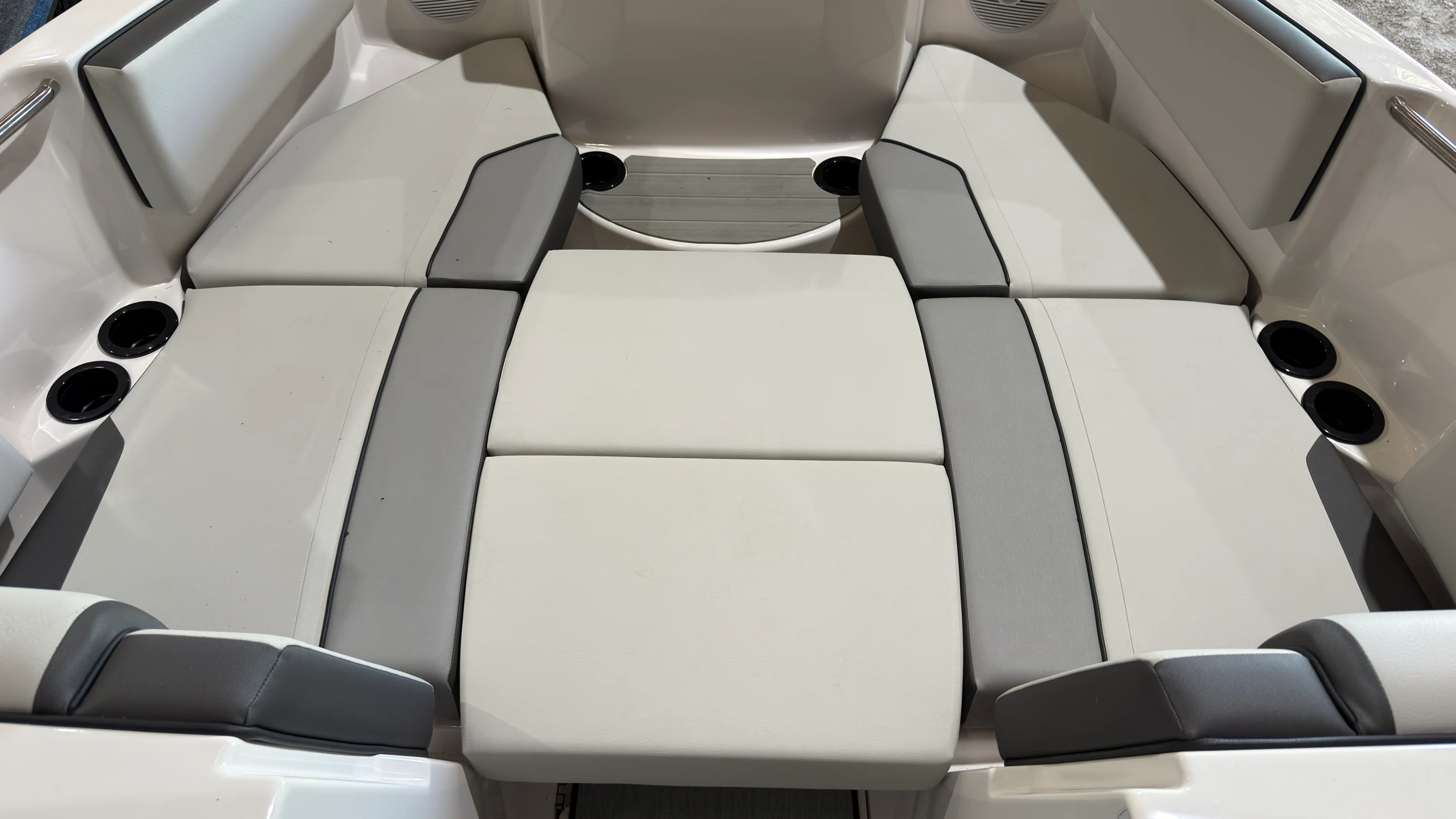 2024 Yamaha AR220 Image Thumbnail #27